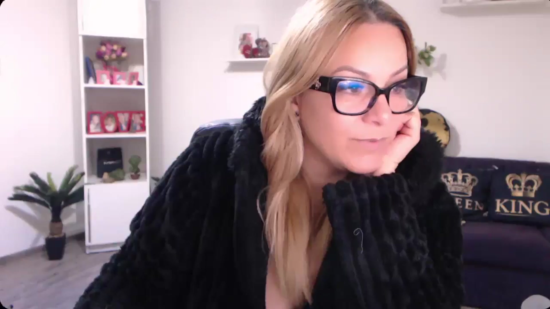 Gallery image thumbnail from A_baby_Boo's myfreecams stream on, 11/11/2024, 11:31 image 18 of 20