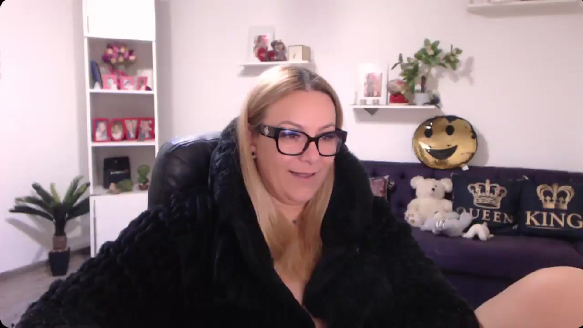 Gallery image thumbnail from A_baby_Boo's myfreecams stream on, 11/11/2024, 11:31 image 10 of 20