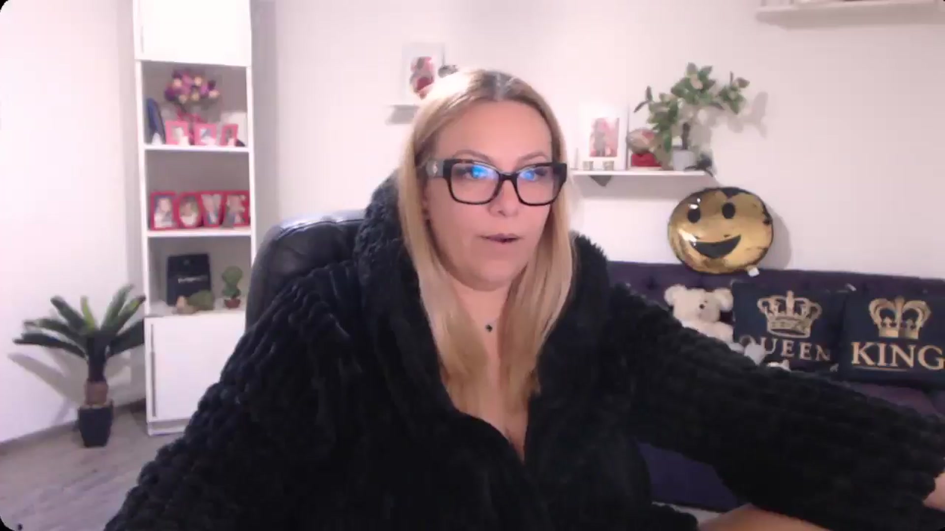 Gallery image thumbnail from A_baby_Boo's myfreecams stream on, 11/11/2024, 11:31 image 15 of 20