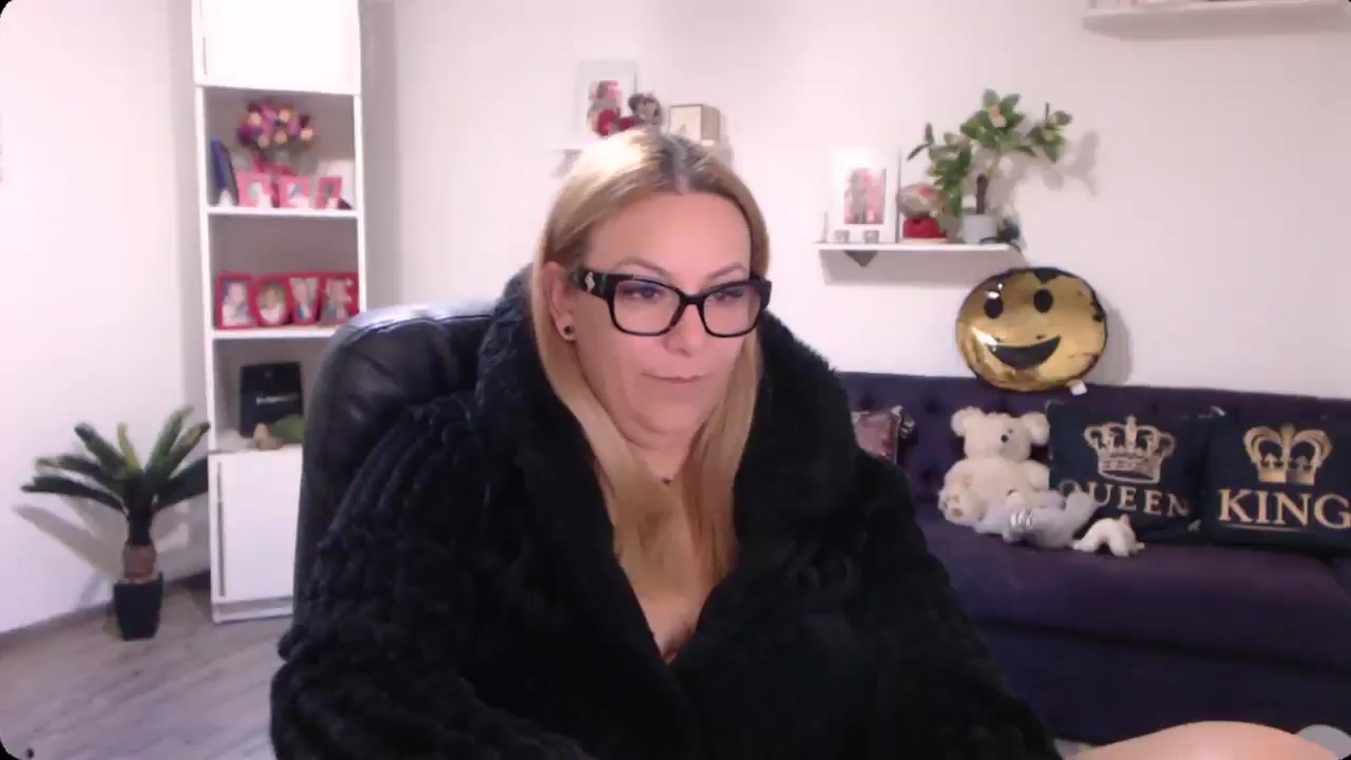 Gallery image thumbnail from A_baby_Boo's myfreecams stream on, 11/11/2024, 11:31 image 8 of 20