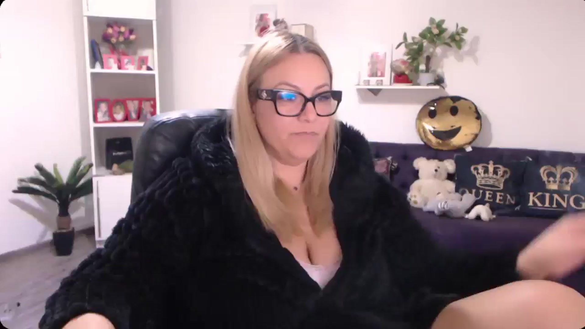 Gallery image thumbnail from A_baby_Boo's myfreecams stream on, 11/11/2024, 11:31 image 2 of 20