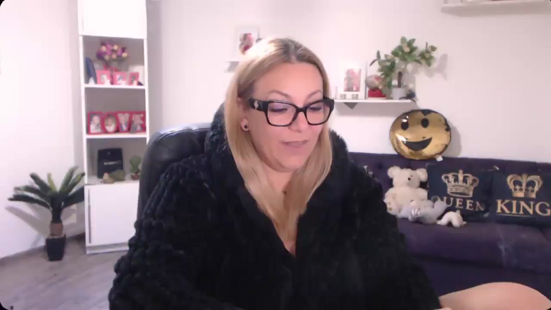 Gallery image thumbnail from A_baby_Boo's myfreecams stream on, 11/11/2024, 11:31 image 14 of 20