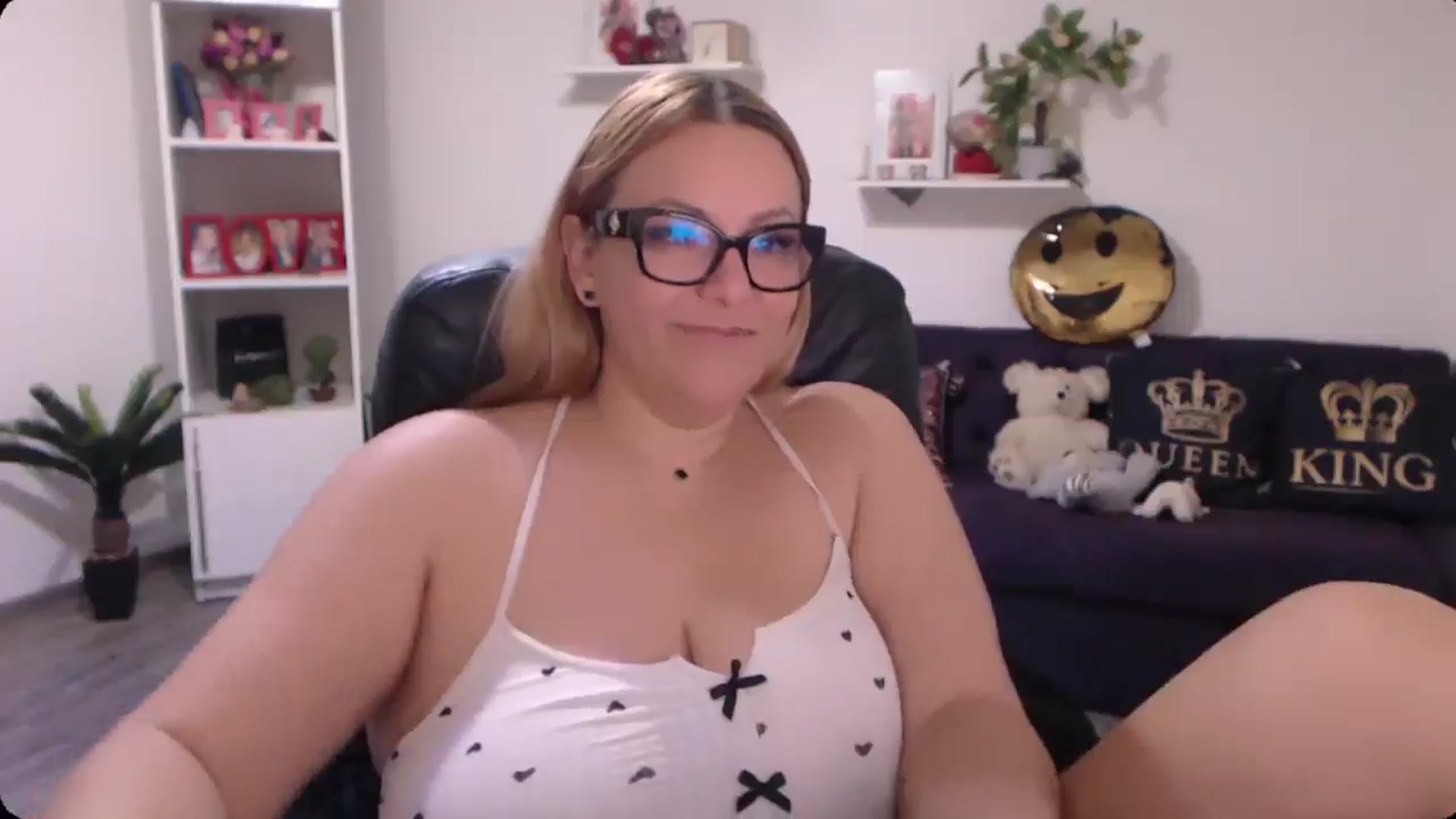 Gallery image thumbnail from A_baby_Boo's myfreecams stream on, 11/12/2024, 07:21 image 12 of 20