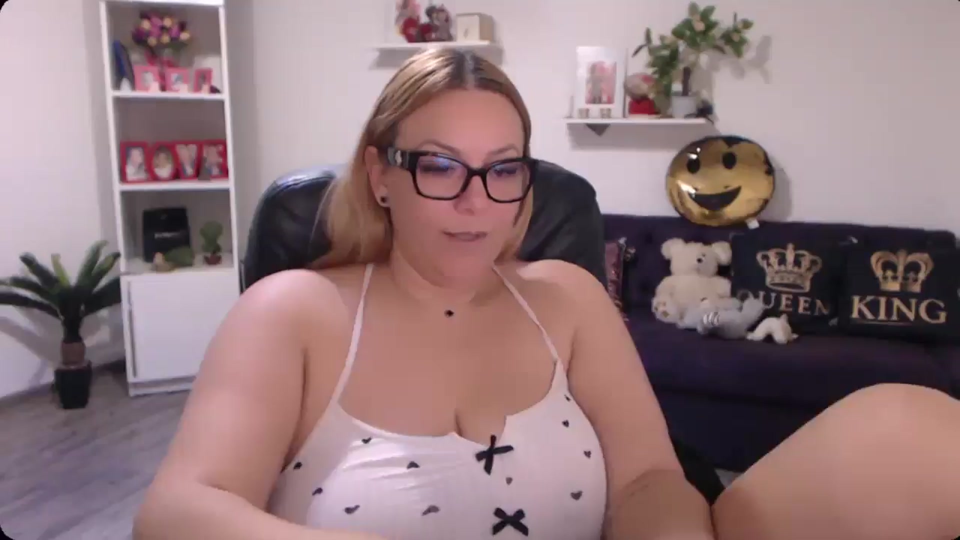 Gallery image thumbnail from A_baby_Boo's myfreecams stream on, 11/12/2024, 07:21 image 14 of 20