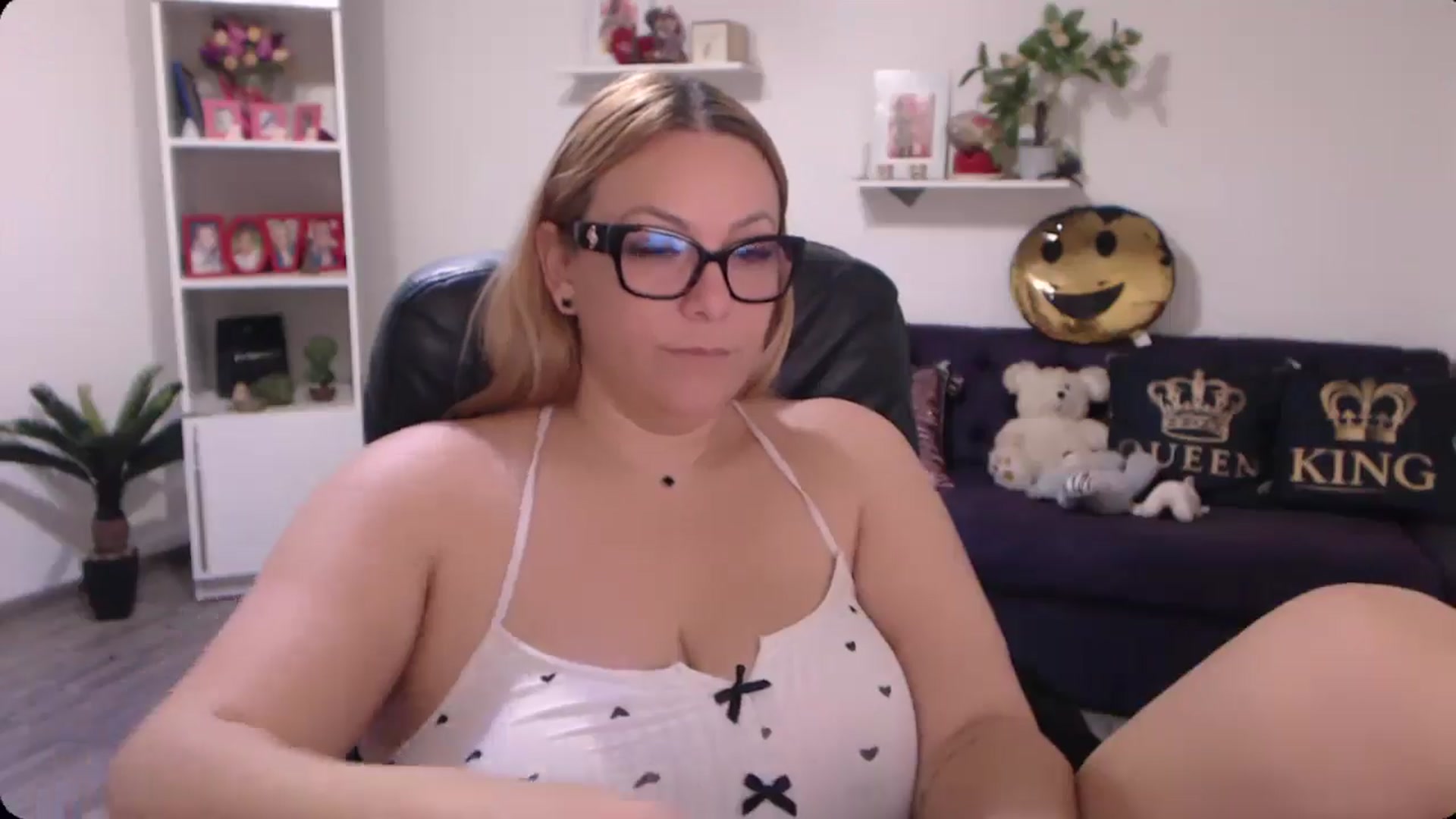 Gallery image thumbnail from A_baby_Boo's myfreecams stream on, 11/12/2024, 07:21 image 18 of 20