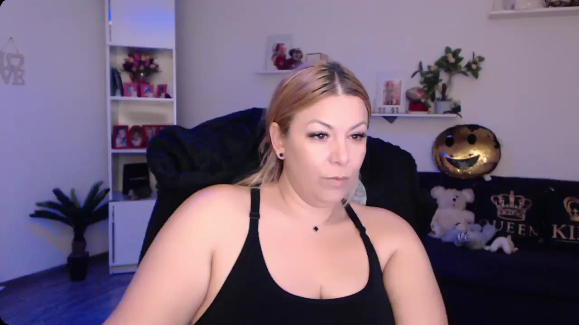 Gallery image thumbnail from A_baby_Boo's myfreecams stream on, 11/12/2024, 16:01 image 11 of 20