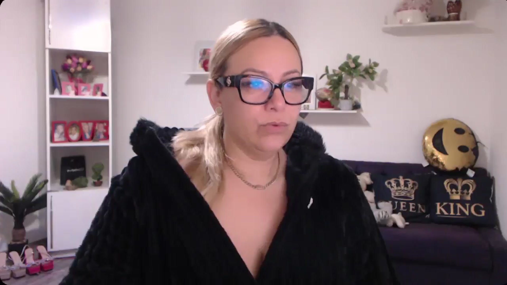 Gallery image thumbnail from A_baby_Boo's myfreecams stream on, 11/19/2024, 08:55 image 10 of 20