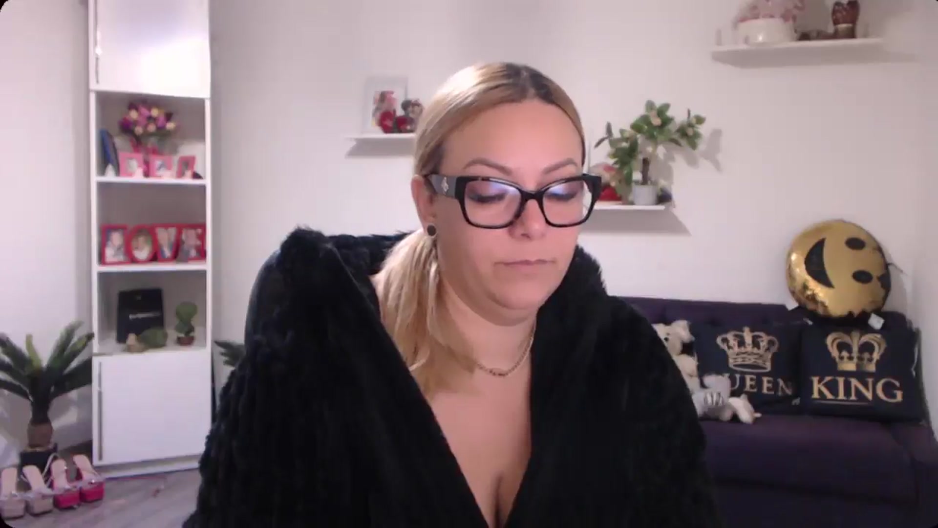 Gallery image thumbnail from A_baby_Boo's myfreecams stream on, 11/19/2024, 08:55 image 19 of 20