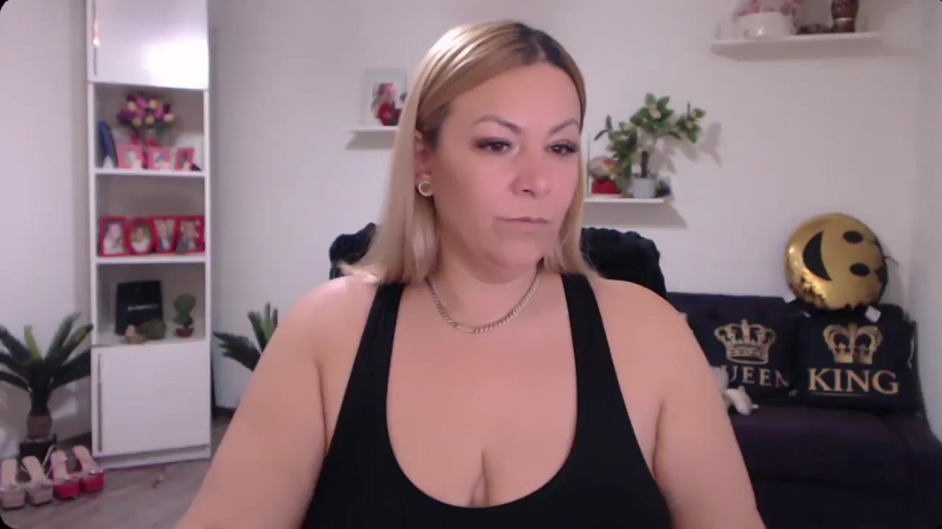 Gallery image thumbnail from A_baby_Boo's myfreecams stream on, 11/19/2024, 18:09 image 20 of 20