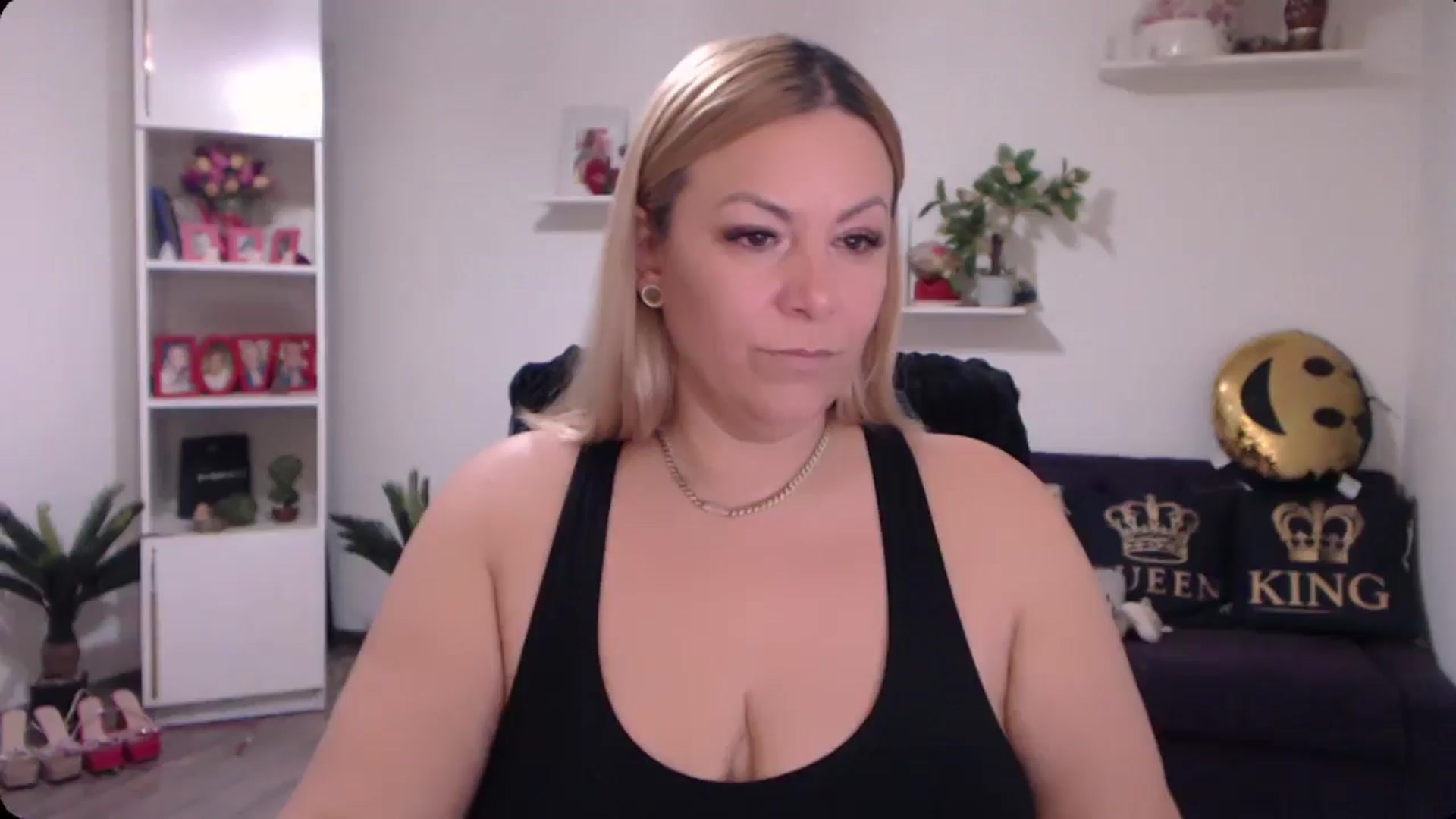 Gallery image thumbnail from A_baby_Boo's myfreecams stream on, 11/19/2024, 18:09 image 19 of 20