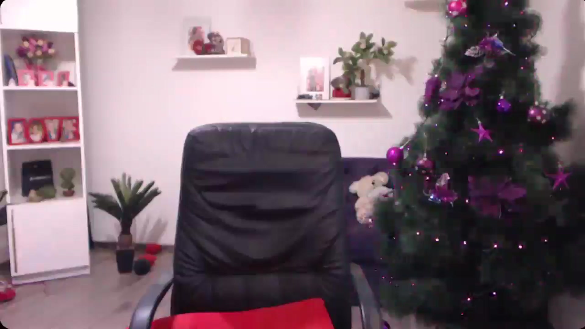 Gallery image thumbnail from A_baby_Boo's myfreecams stream on, 12/07/2024, 21:44 image 9 of 20