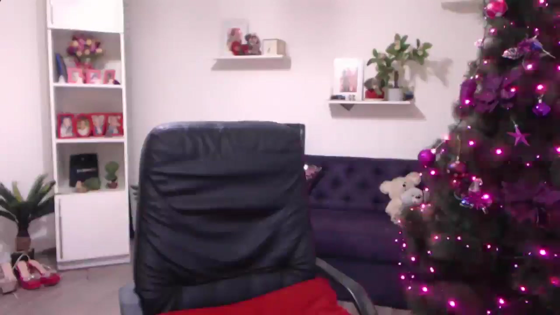 Gallery image thumbnail from A_baby_Boo's myfreecams stream on, 12/09/2024, 20:56 image 11 of 20