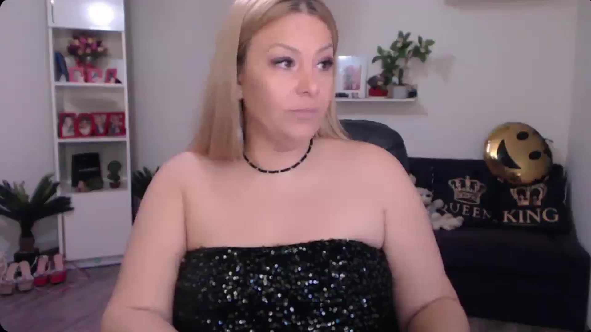 Gallery image thumbnail from A_baby_Boo's myfreecams stream on, 01/08/2025, 14:00 image 16 of 20