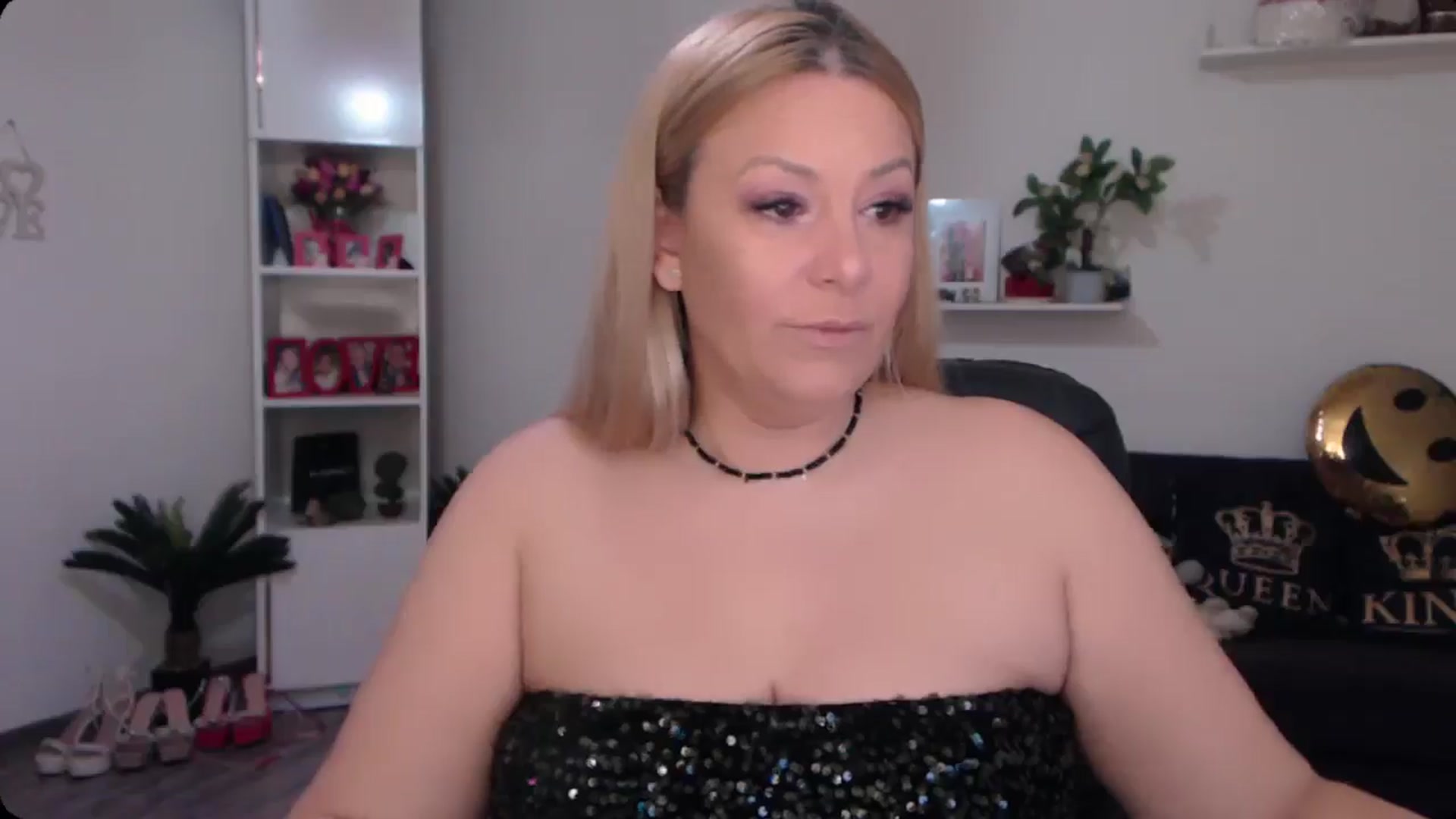 Gallery image thumbnail from A_baby_Boo's myfreecams stream on, 01/08/2025, 14:00 image 4 of 20