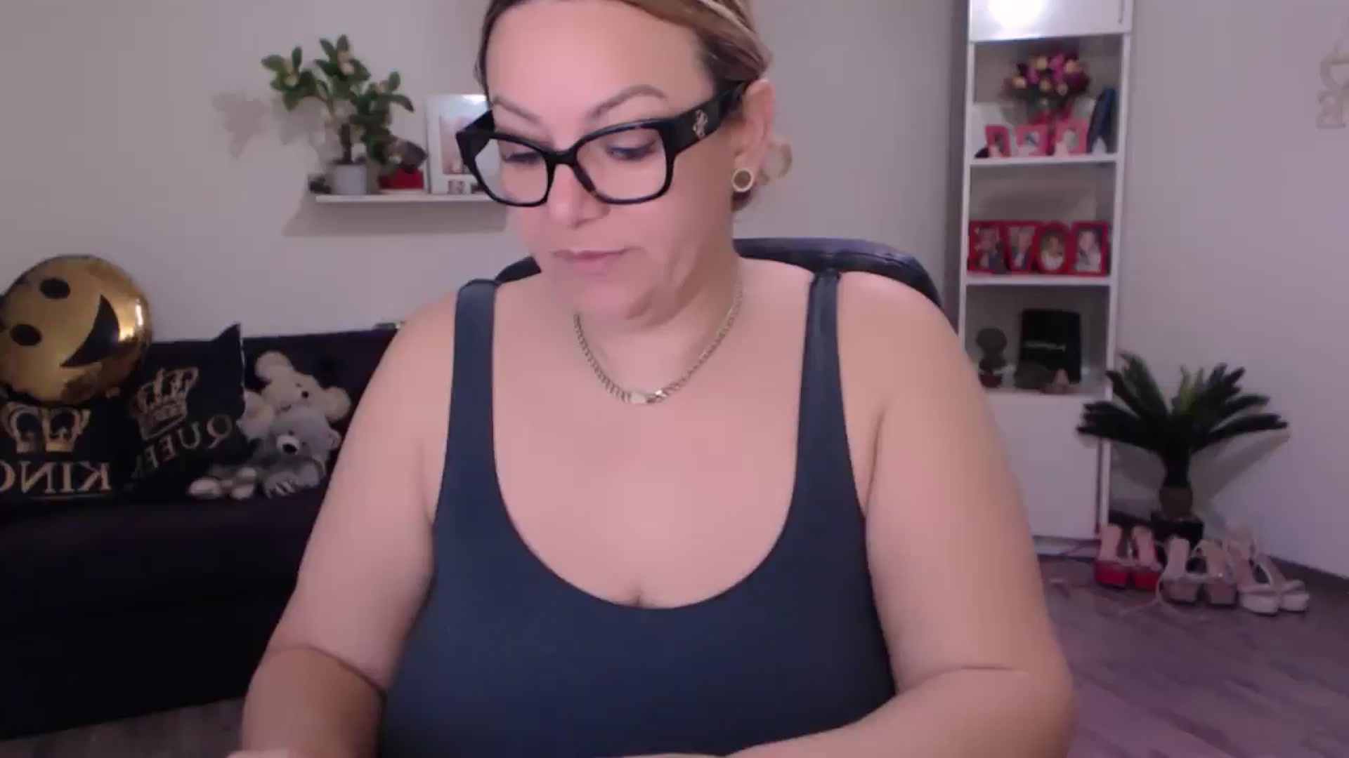 Gallery image thumbnail from A_baby_Boo's myfreecams stream on, 02/01/2025, 10:56 image 1 of 20