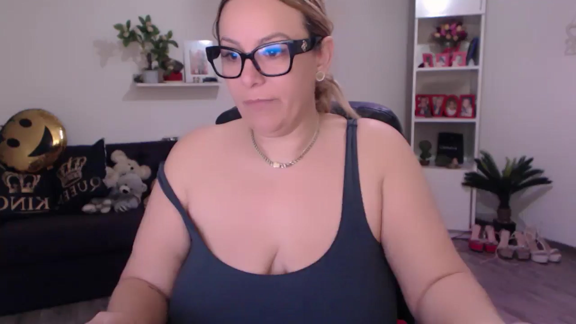 Gallery image thumbnail from A_baby_Boo's myfreecams stream on, 02/01/2025, 10:56 image 12 of 20