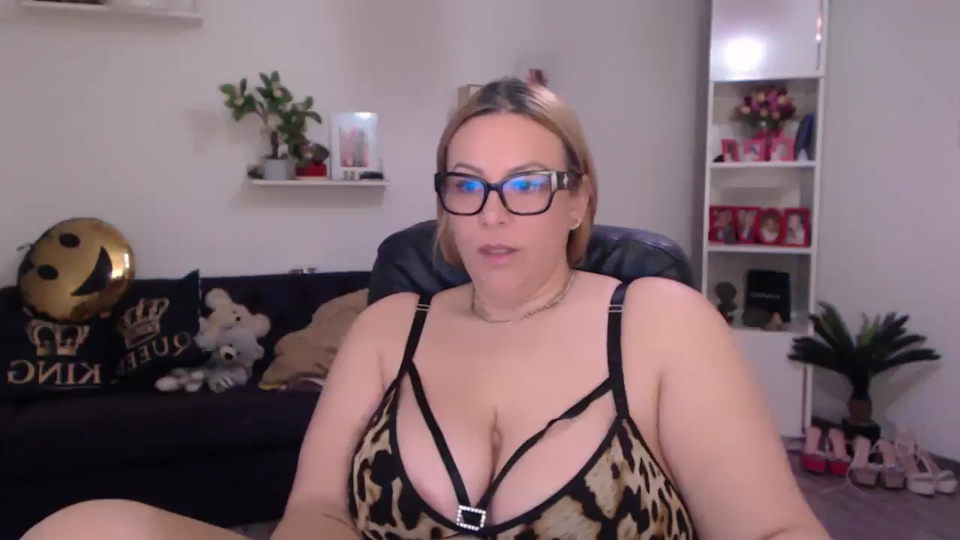 Gallery image thumbnail from A_baby_Boo's myfreecams stream on, 02/03/2025, 13:40 image 16 of 20