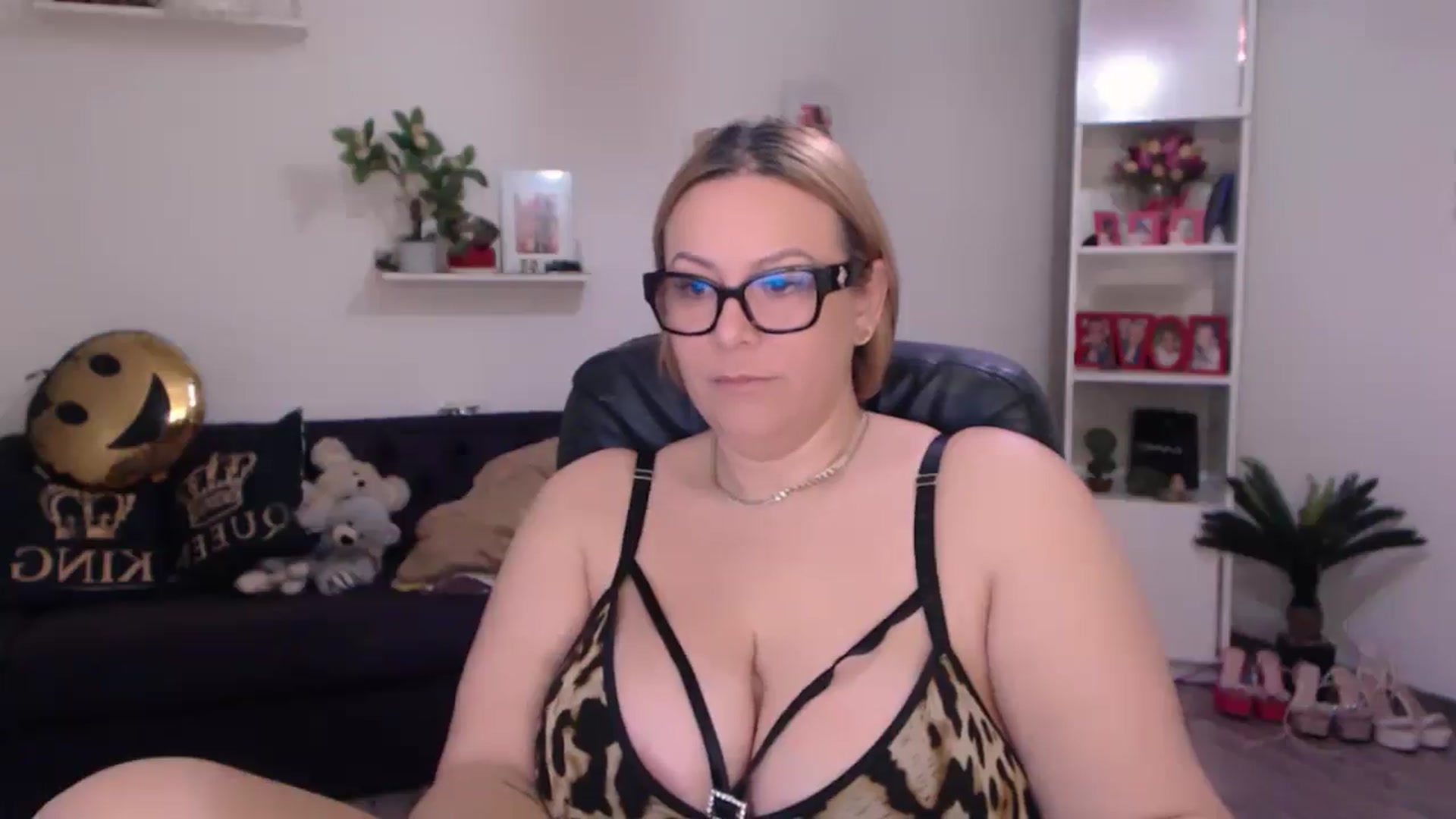 Gallery image thumbnail from A_baby_Boo's myfreecams stream on, 02/03/2025, 13:40 image 10 of 20