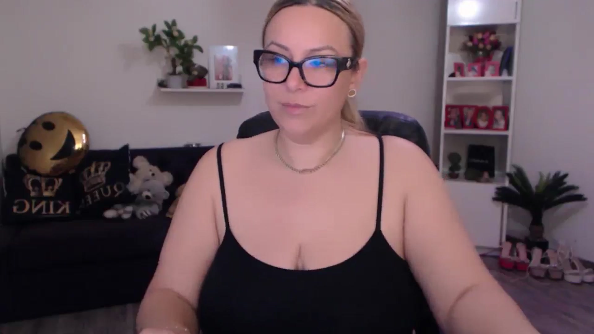 Gallery image thumbnail from A_baby_Boo's myfreecams stream on, 02/03/2025, 19:58 image 14 of 20