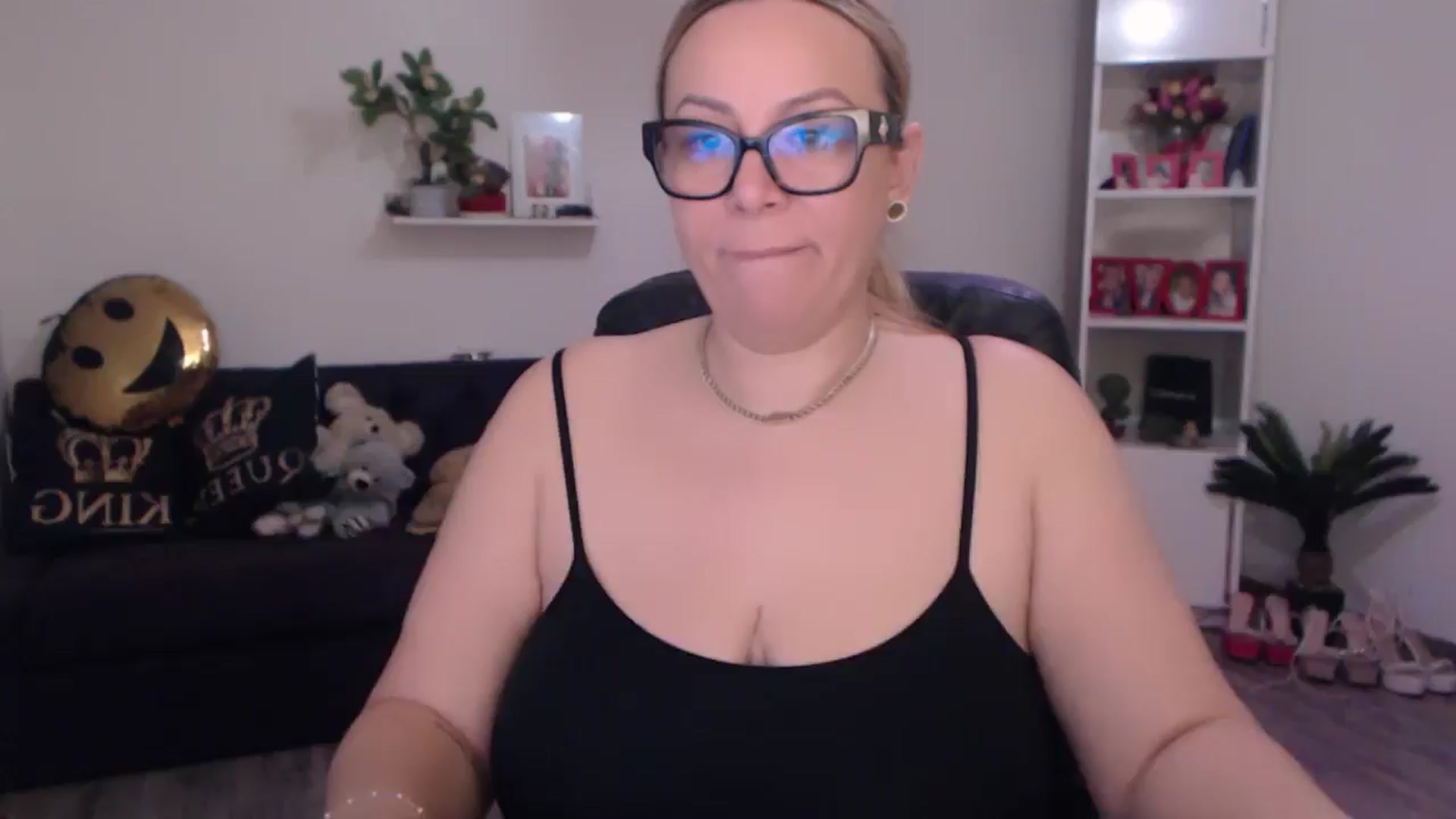 Gallery image thumbnail from A_baby_Boo's myfreecams stream on, 02/03/2025, 19:58 image 5 of 20