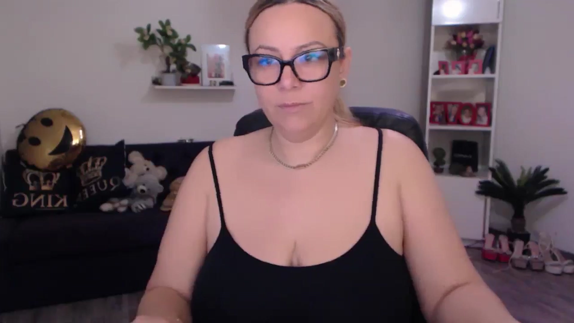 Gallery image thumbnail from A_baby_Boo's myfreecams stream on, 02/03/2025, 19:58 image 2 of 20