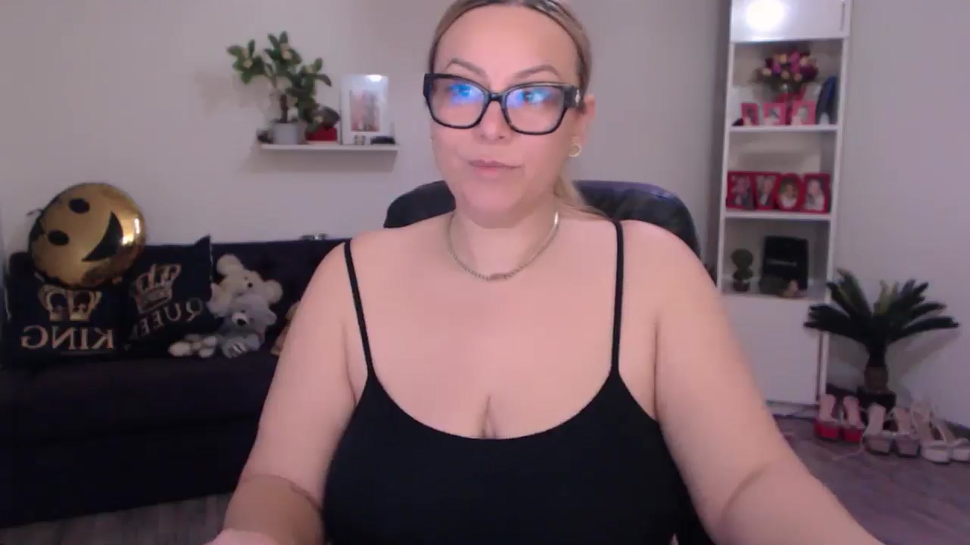 Gallery image thumbnail from A_baby_Boo's myfreecams stream on, 02/03/2025, 19:58 image 12 of 20