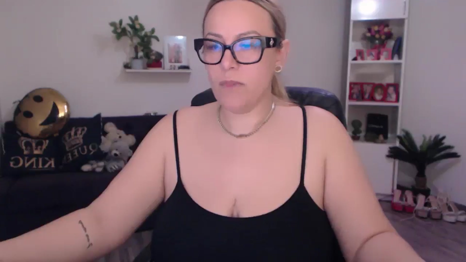 Gallery image thumbnail from A_baby_Boo's myfreecams stream on, 02/03/2025, 19:58 image 6 of 20