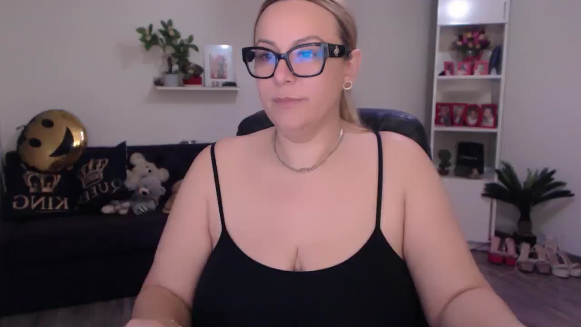 Gallery image thumbnail from A_baby_Boo's myfreecams stream on, 02/03/2025, 19:58 image 7 of 20