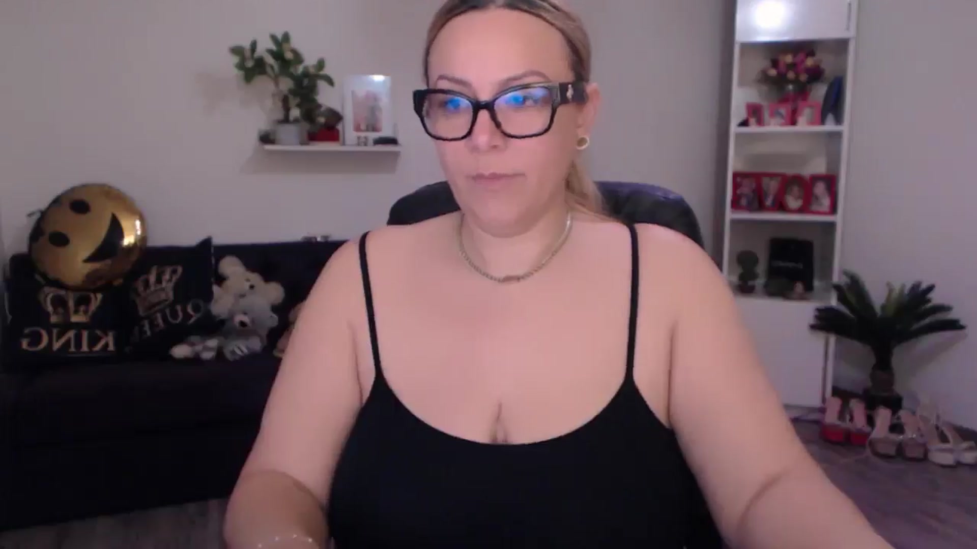 Gallery image thumbnail from A_baby_Boo's myfreecams stream on, 02/03/2025, 19:58 image 13 of 20