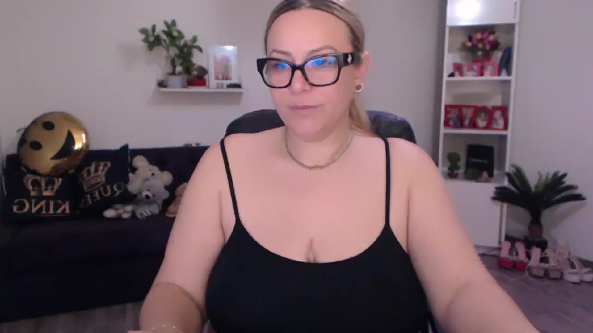 Gallery image thumbnail from A_baby_Boo's myfreecams stream on, 02/03/2025, 19:58 image 9 of 20