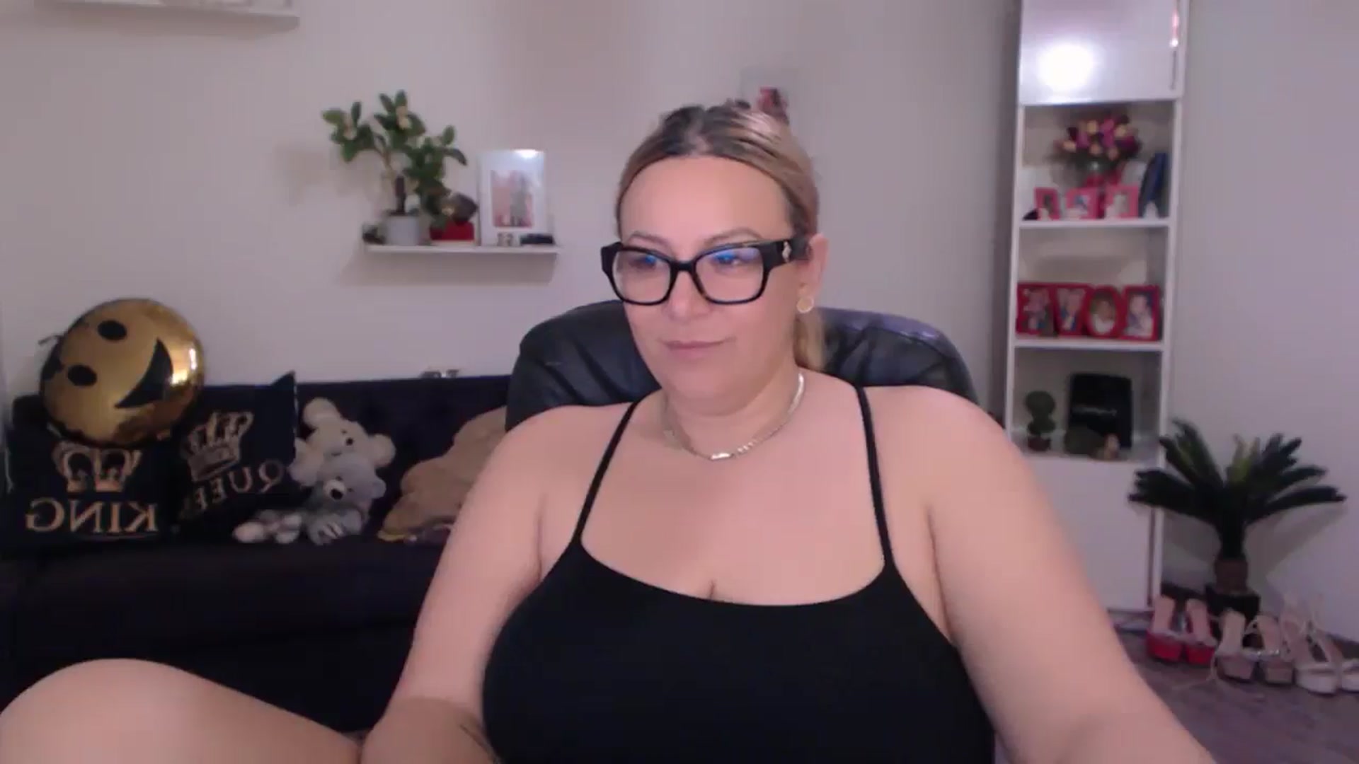 Gallery image thumbnail from A_baby_Boo's myfreecams stream on, 02/03/2025, 19:58 image 19 of 20