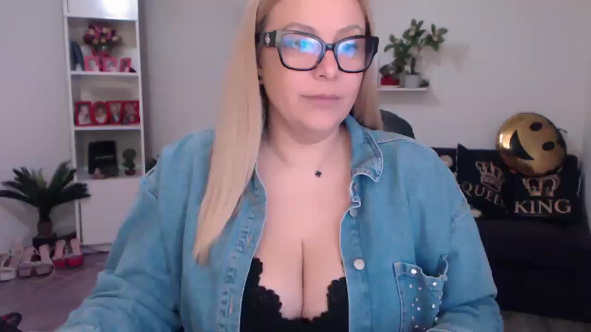Gallery image thumbnail from A_baby_Boo's myfreecams stream on, 02/08/2025, 21:43 image 2 of 20