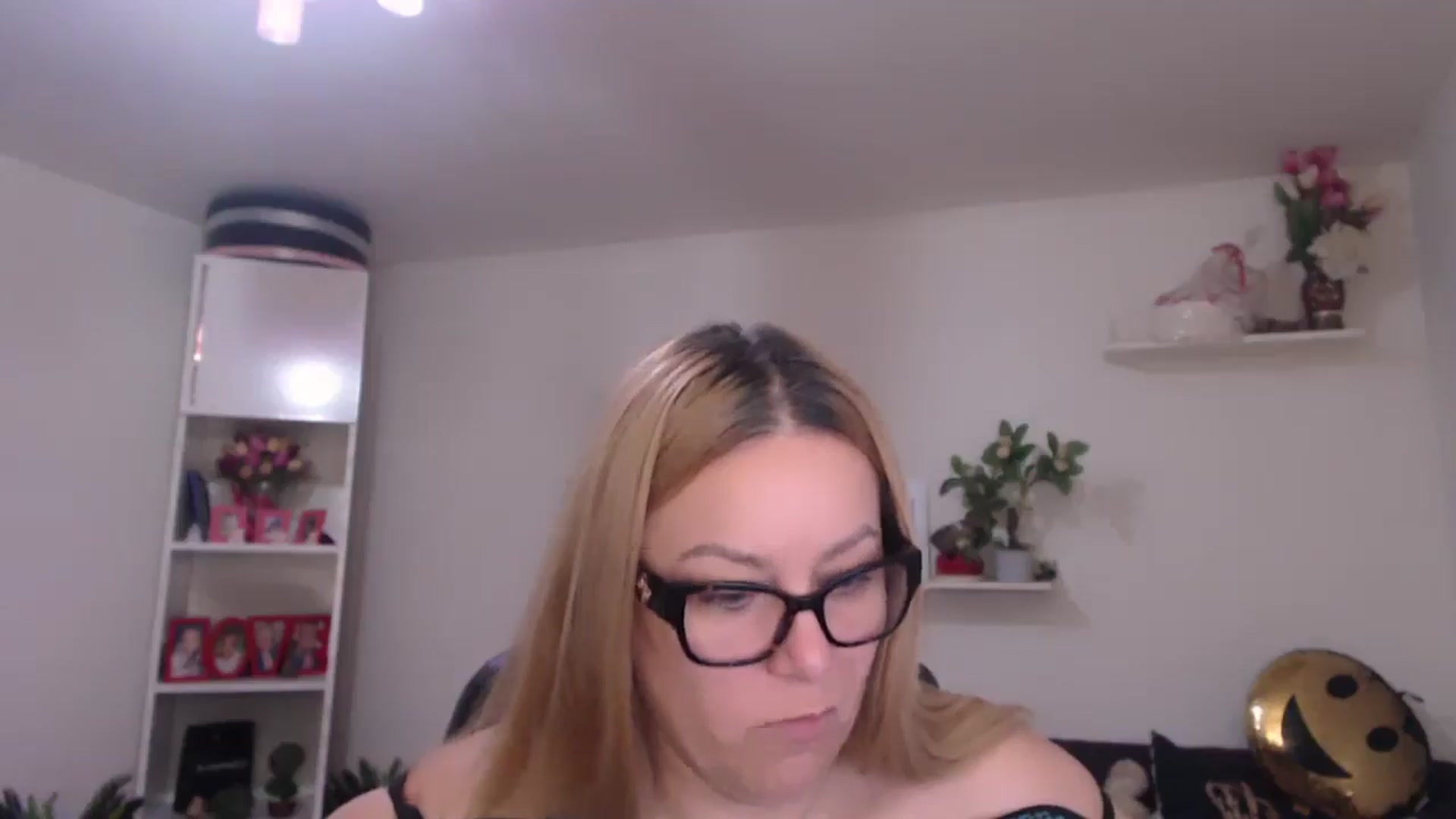 Gallery image thumbnail from A_baby_Boo's myfreecams stream on, 02/09/2025, 11:39 image 13 of 20