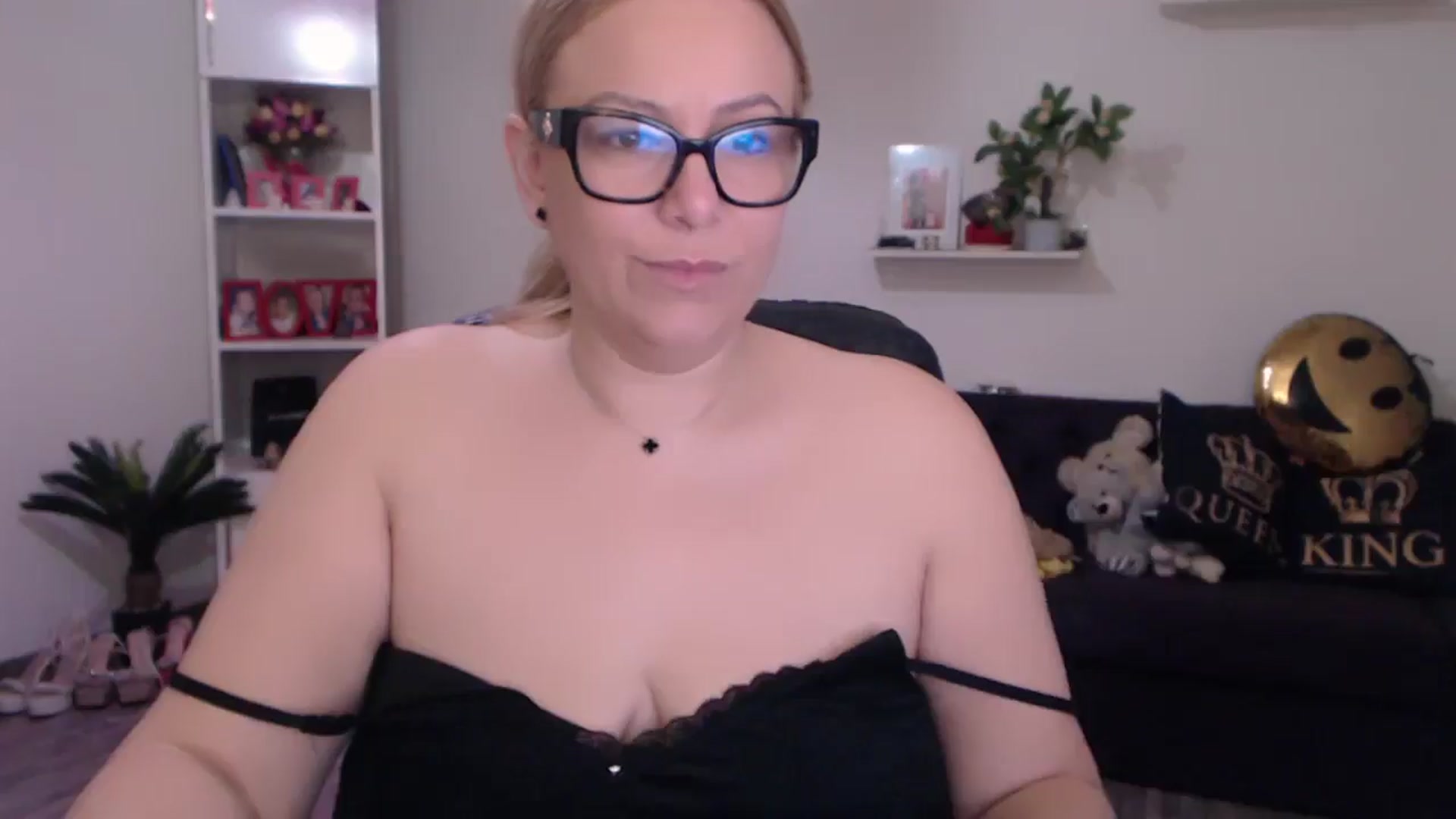 Gallery image thumbnail from A_baby_Boo's myfreecams stream on, 02/16/2025, 10:44 image 12 of 20