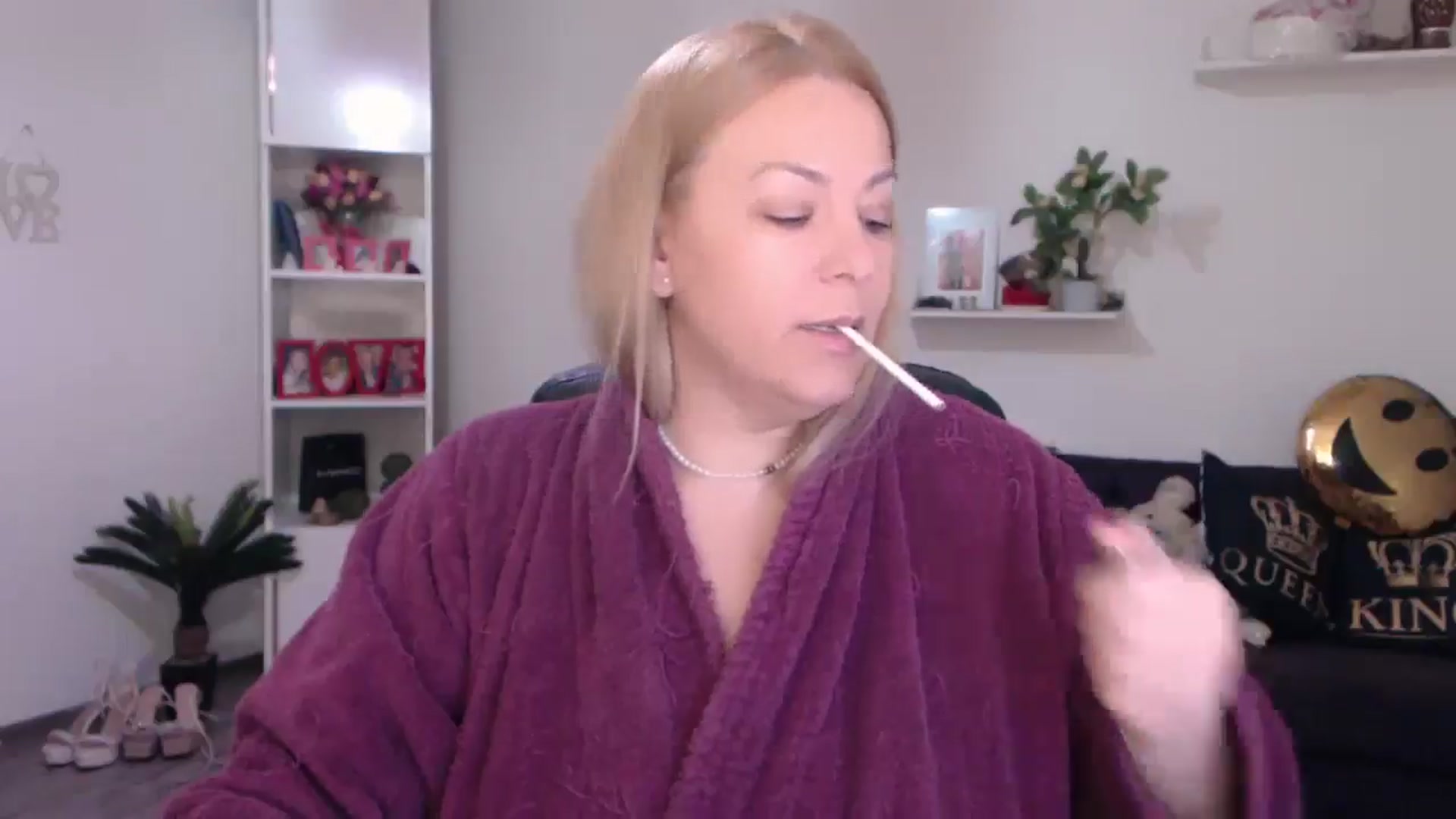 Gallery image thumbnail from A_baby_Boo's myfreecams stream on, 02/18/2025, 18:35 image 8 of 20