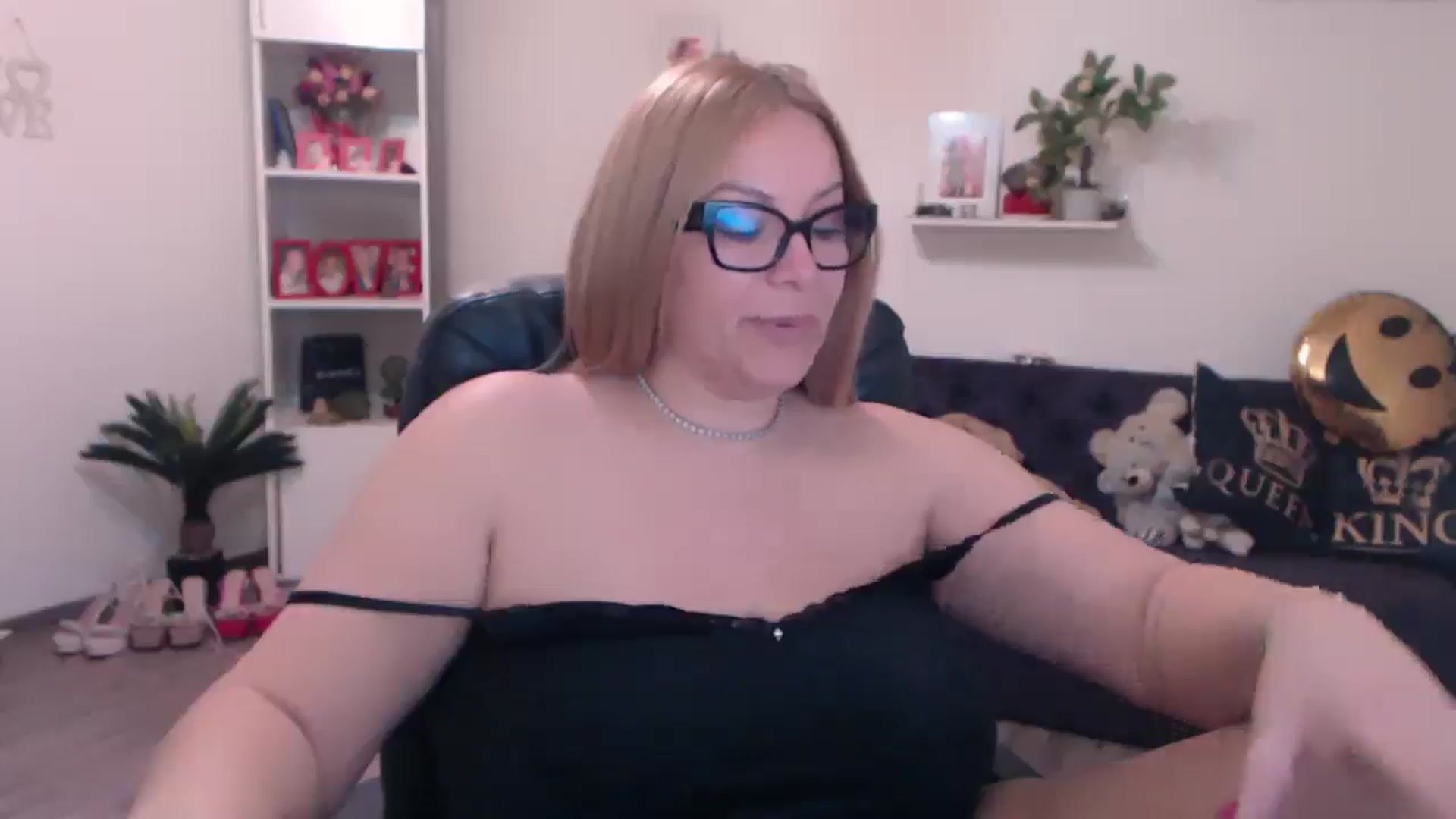 Gallery image thumbnail from A_baby_Boo's myfreecams stream on, 02/23/2025, 10:55 image 18 of 20