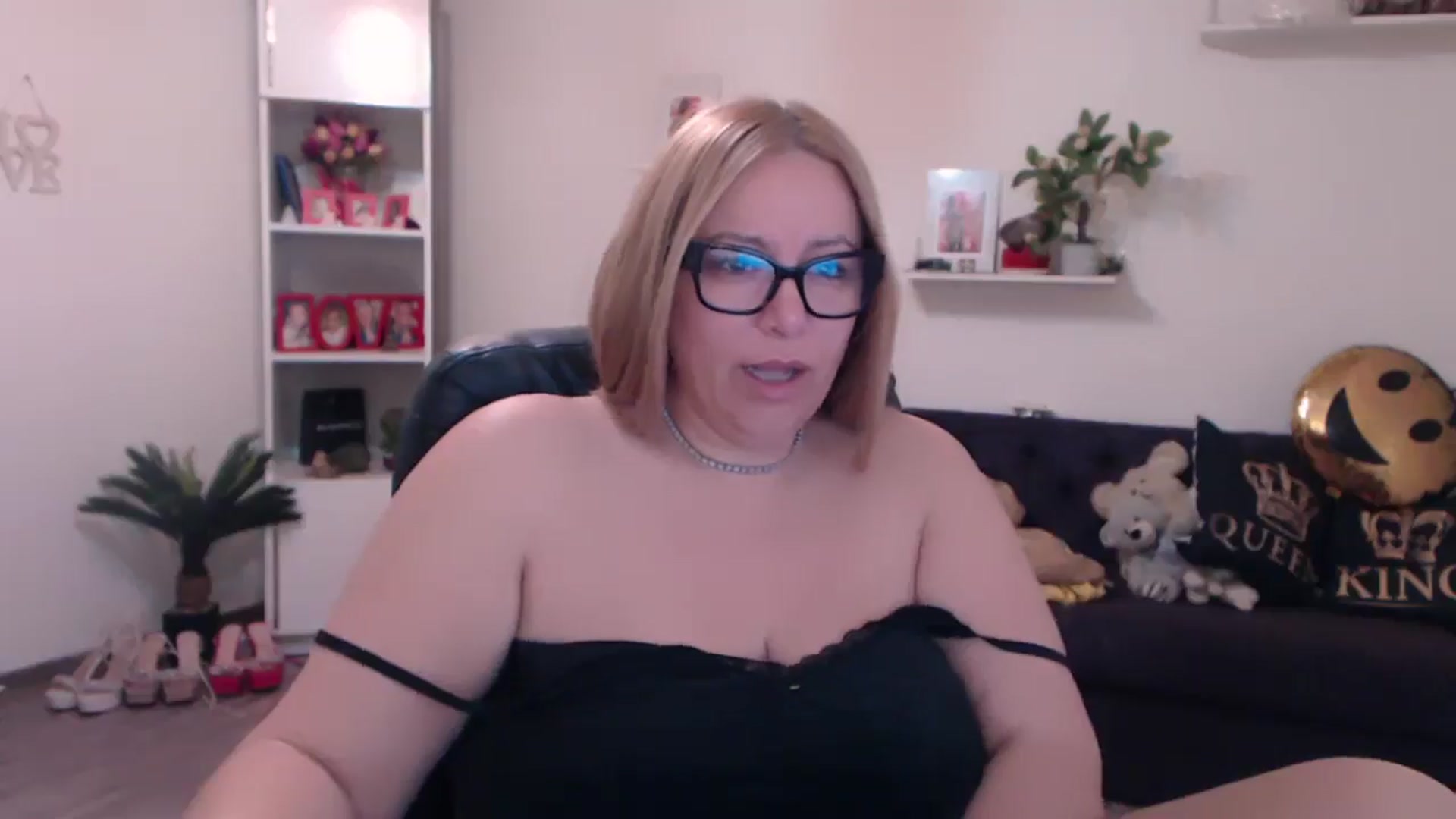 Gallery image thumbnail from A_baby_Boo's myfreecams stream on, 02/23/2025, 10:55 image 13 of 20