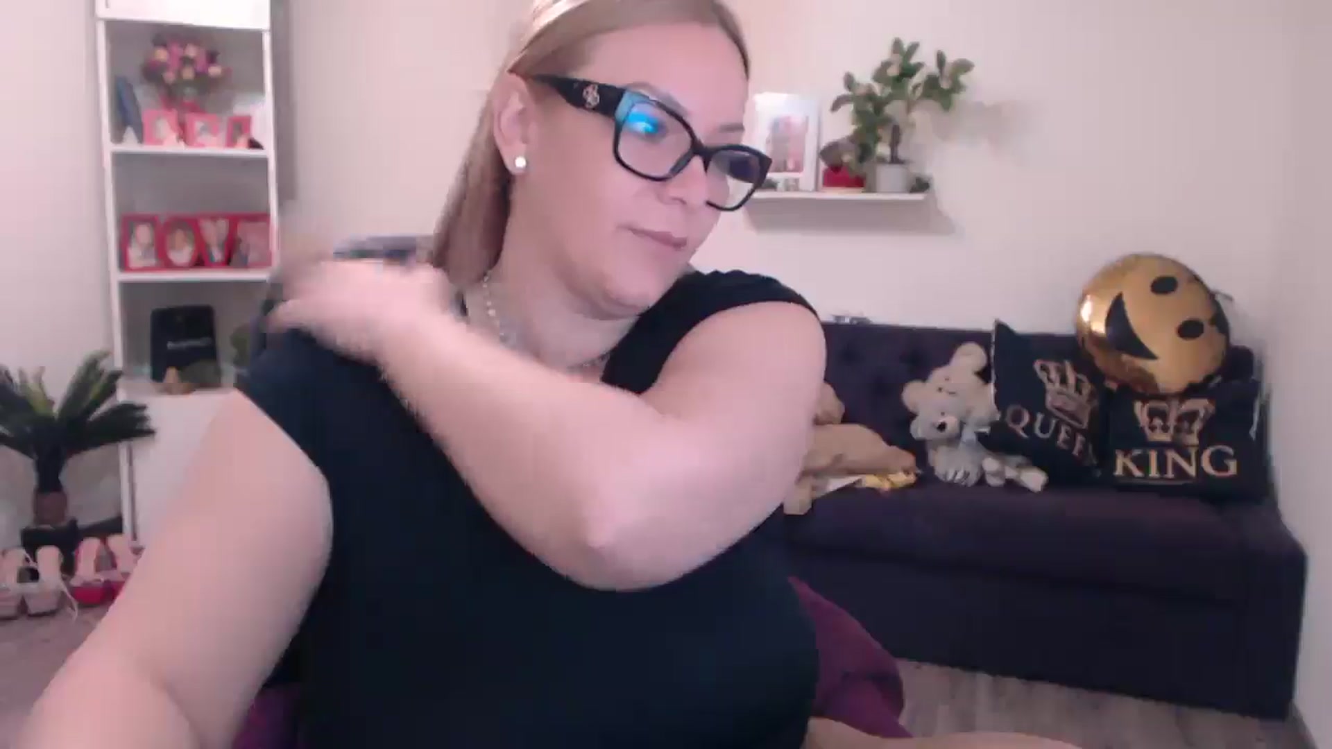 Gallery image thumbnail from A_baby_Boo's myfreecams stream on, 02/25/2025, 09:47 image 12 of 20