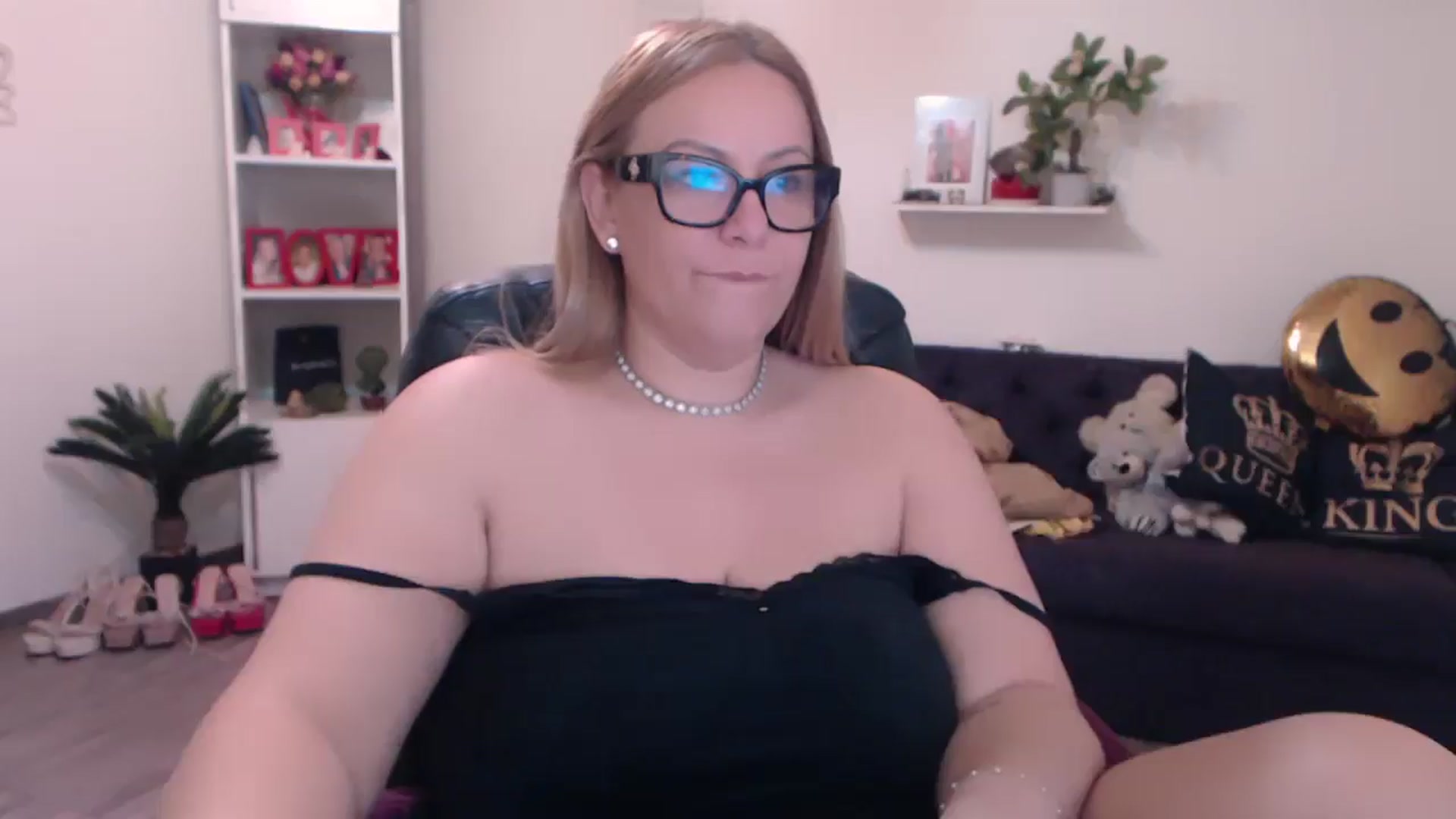 Gallery image thumbnail from A_baby_Boo's myfreecams stream on, 02/25/2025, 09:47 image 18 of 20