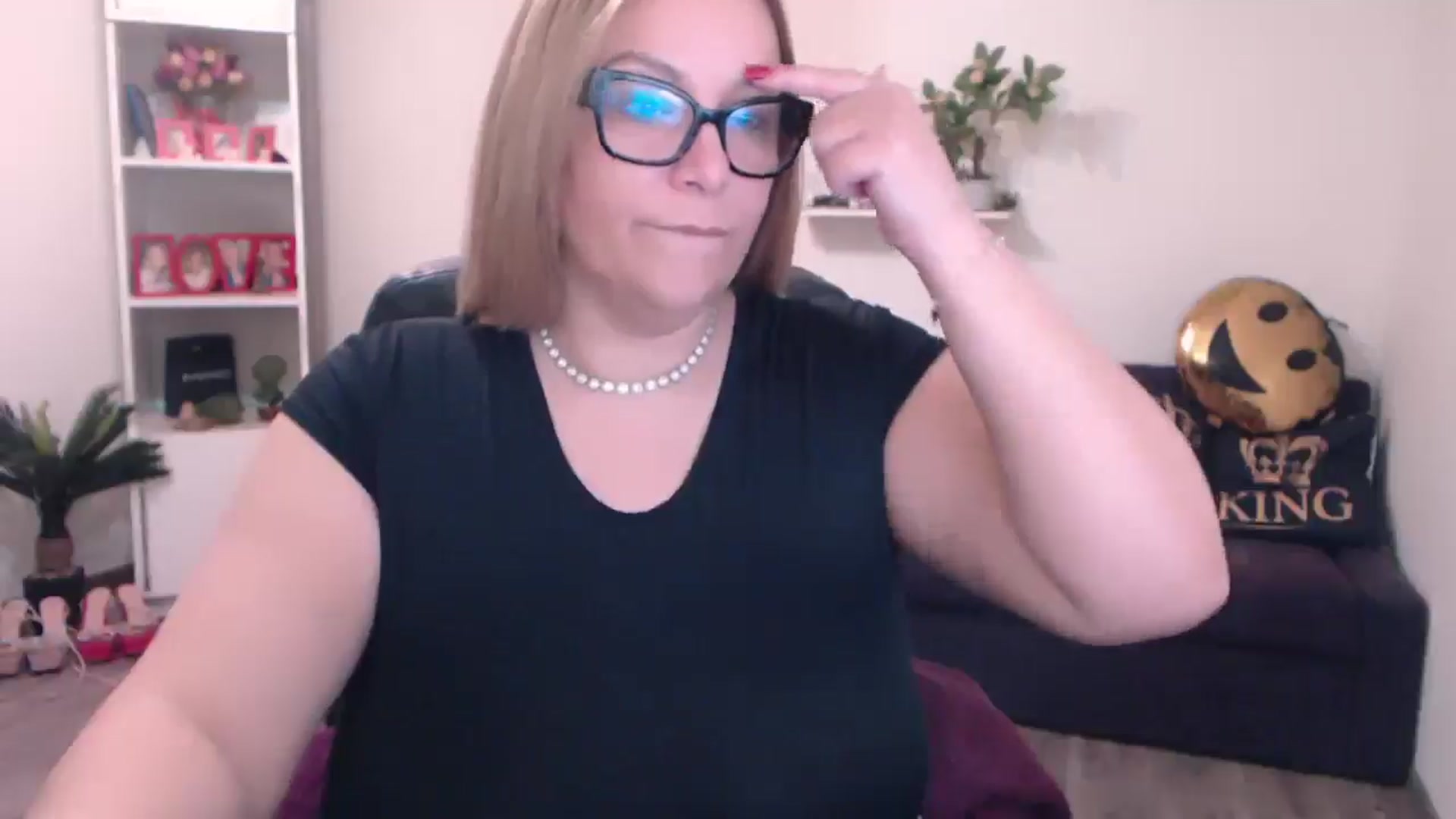 Gallery image thumbnail from A_baby_Boo's myfreecams stream on, 02/25/2025, 09:47 image 11 of 20