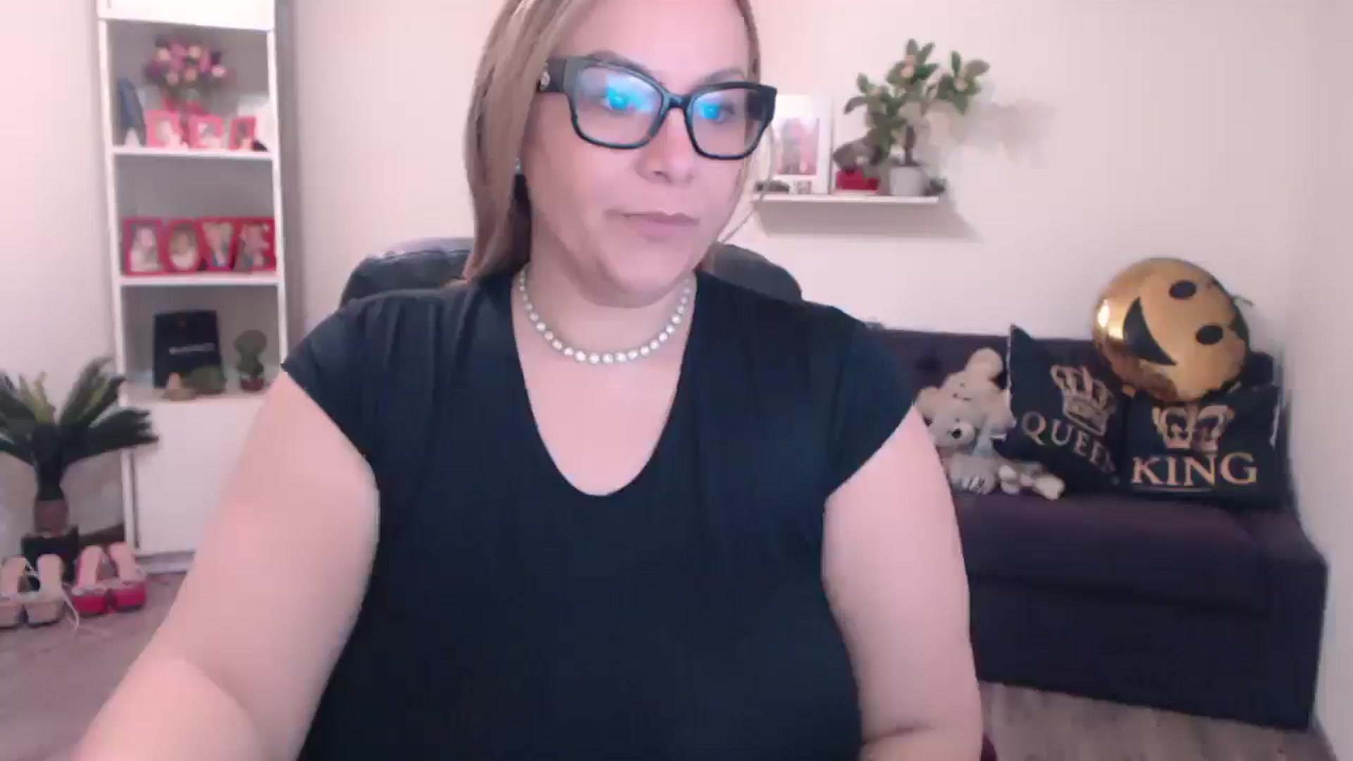 Gallery image thumbnail from A_baby_Boo's myfreecams stream on, 02/25/2025, 09:47 image 10 of 20