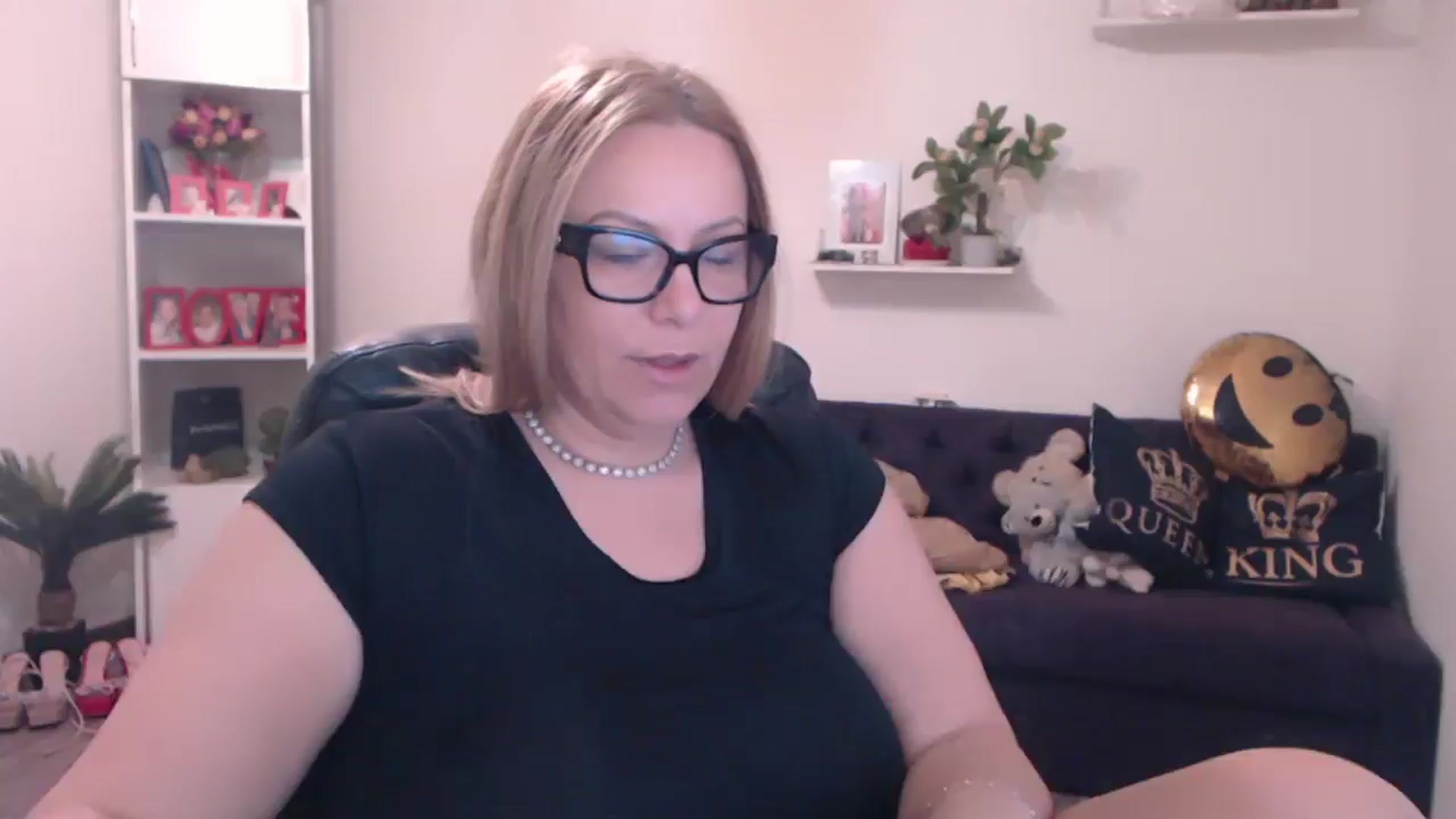 Gallery image thumbnail from A_baby_Boo's myfreecams stream on, 02/25/2025, 09:47 image 1 of 20