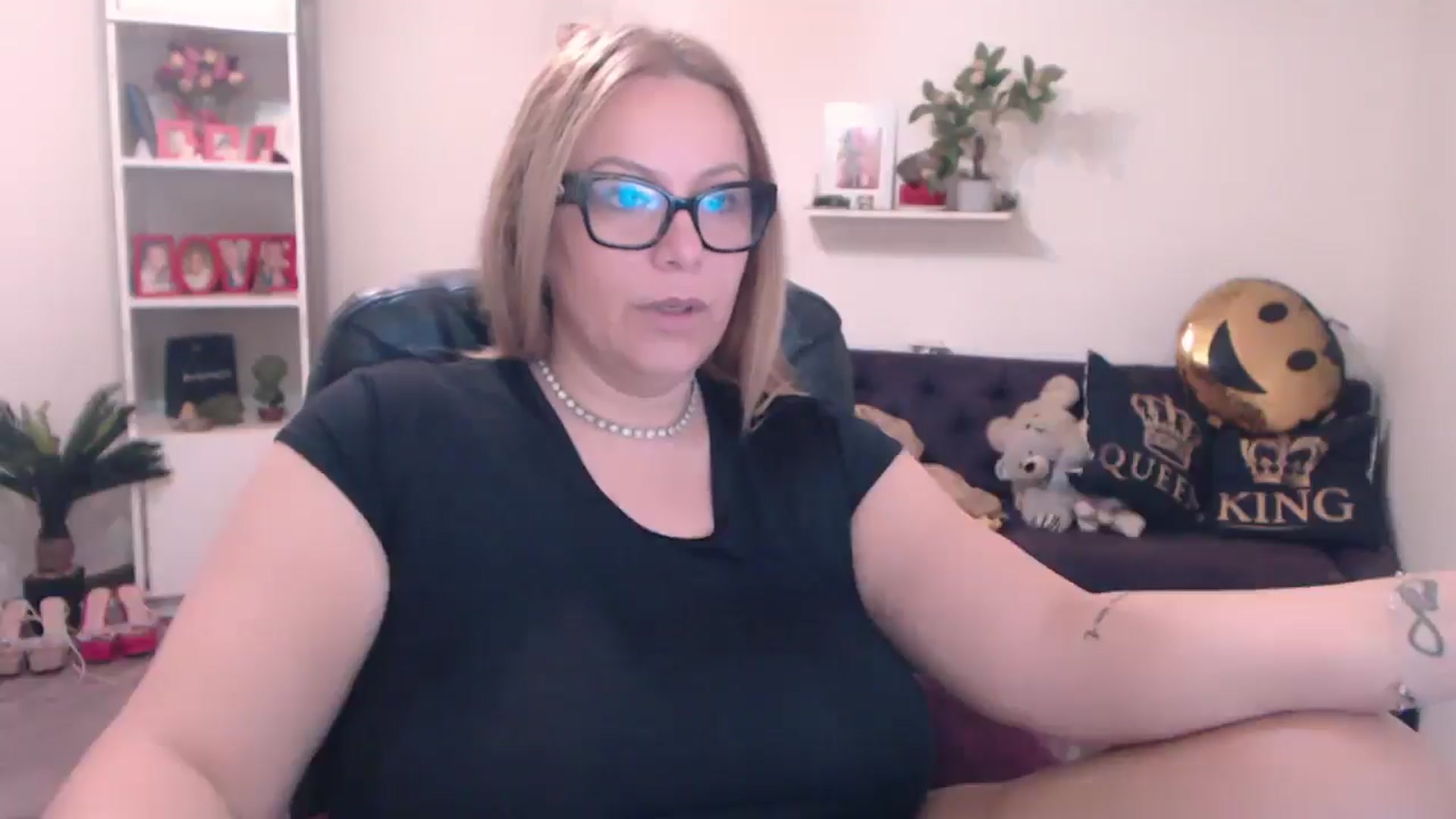 Gallery image thumbnail from A_baby_Boo's myfreecams stream on, 02/25/2025, 09:47 image 6 of 20