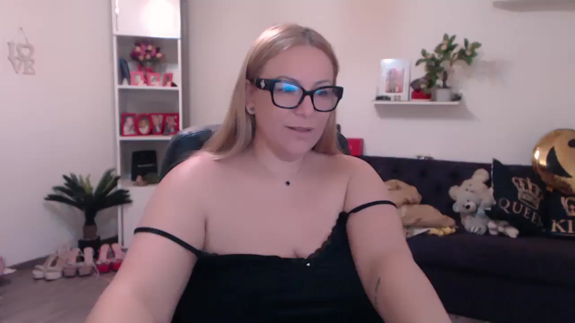 Gallery image thumbnail from A_baby_Boo's myfreecams stream on, 02/27/2025, 15:11 image 11 of 20