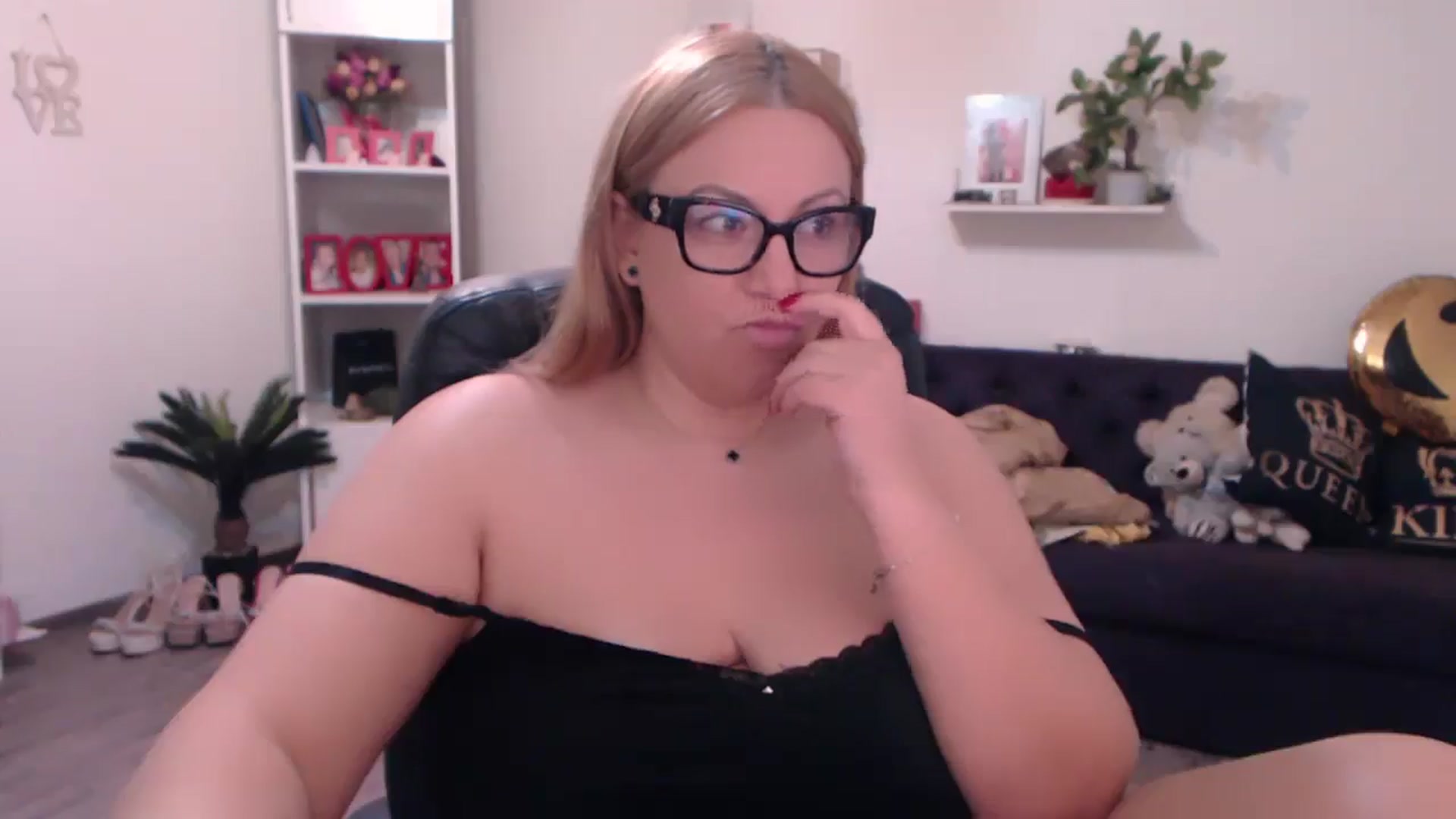 Gallery image thumbnail from A_baby_Boo's myfreecams stream on, 02/27/2025, 15:11 image 4 of 20