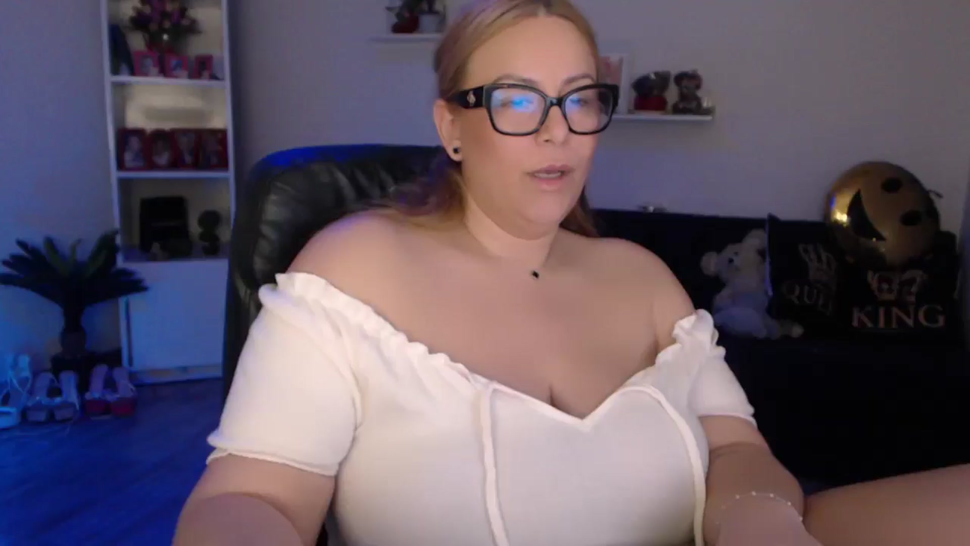 Gallery image thumbnail from A_baby_Boo's myfreecams stream on, 03/03/2025, 20:25 image 20 of 20