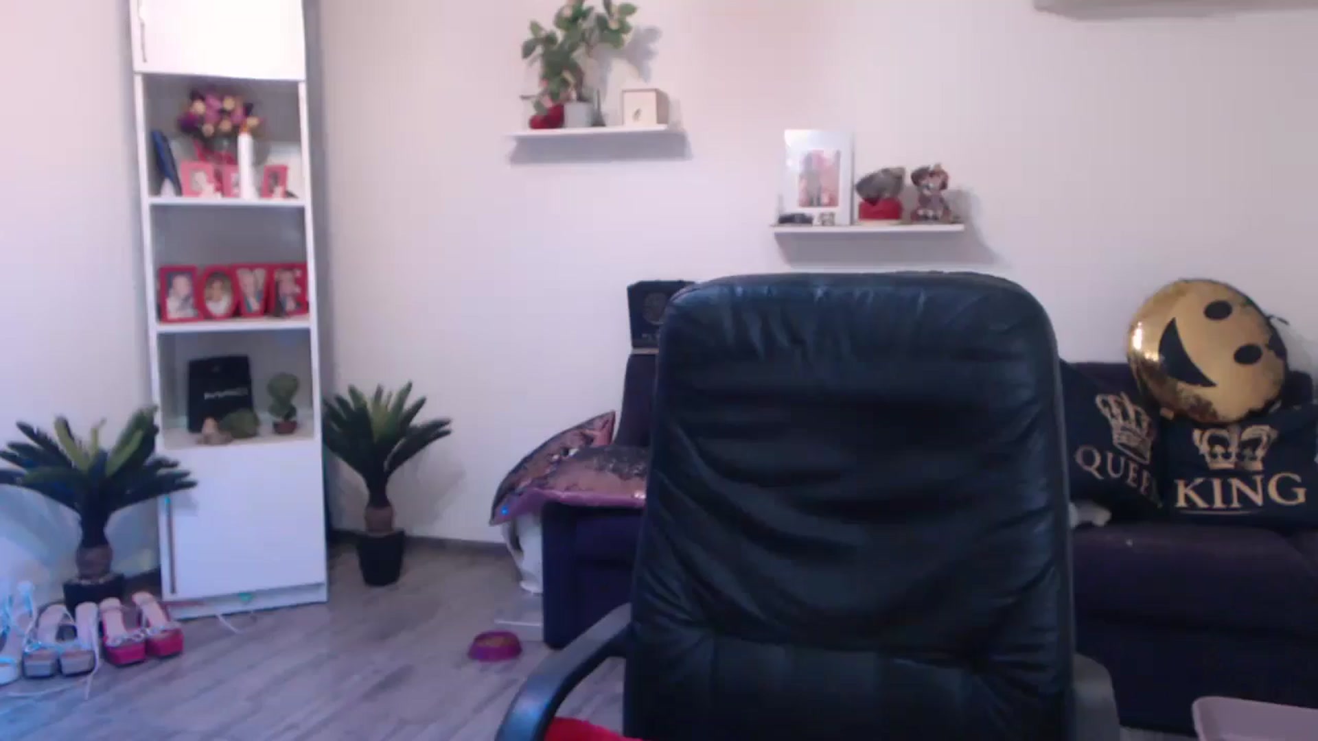 Gallery image thumbnail from A_baby_Boo's myfreecams stream on, 03/06/2025, 13:30 image 6 of 20