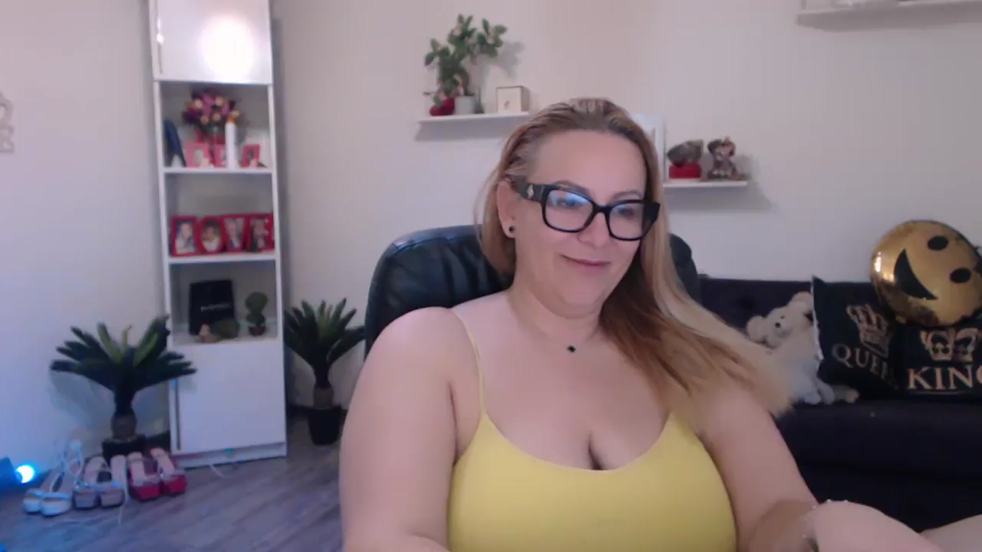 Gallery image thumbnail from A_baby_Boo's myfreecams stream on, 03/06/2025, 14:53 image 7 of 20