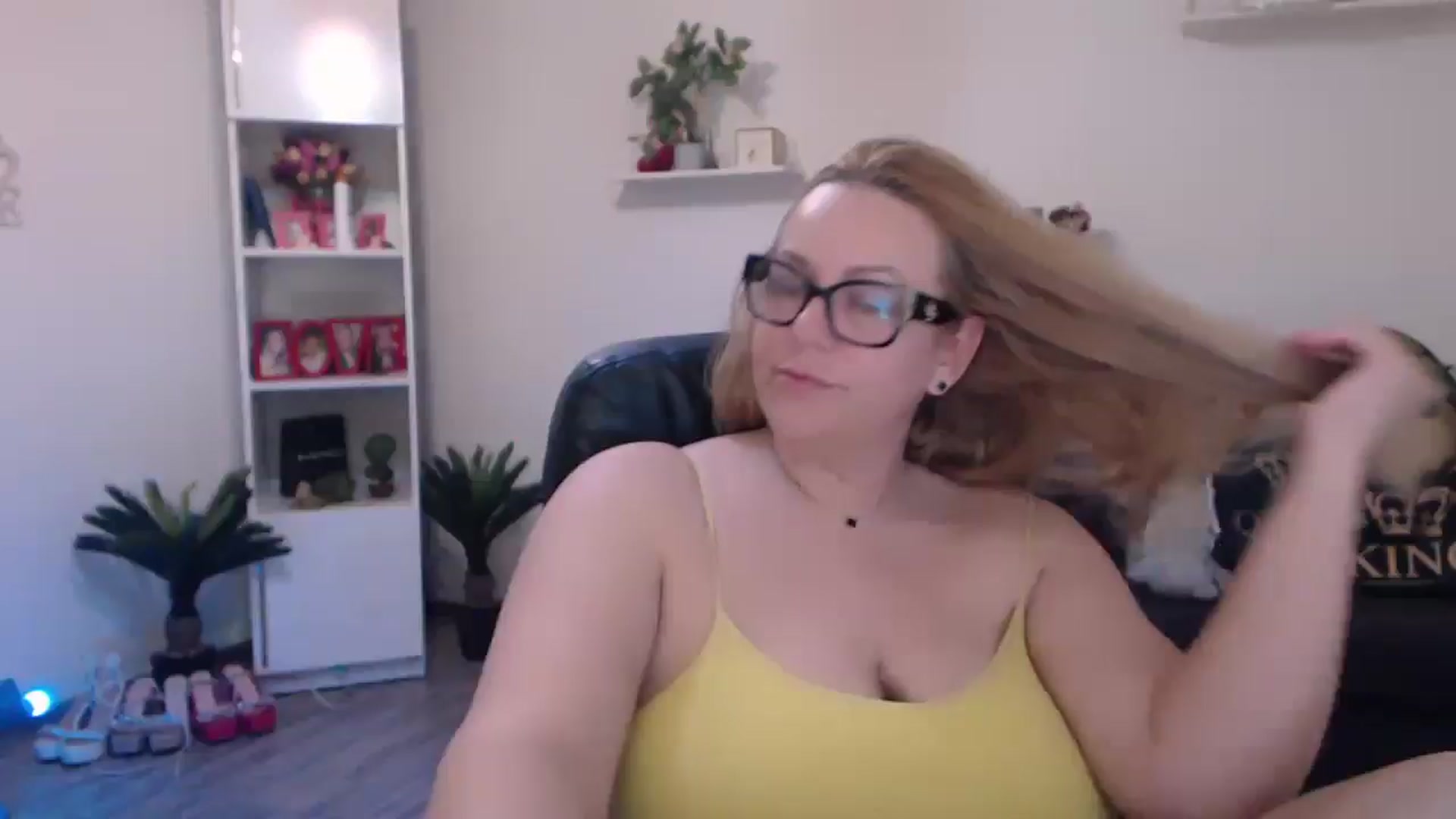 Gallery image thumbnail from A_baby_Boo's myfreecams stream on, 03/06/2025, 14:53 image 4 of 20
