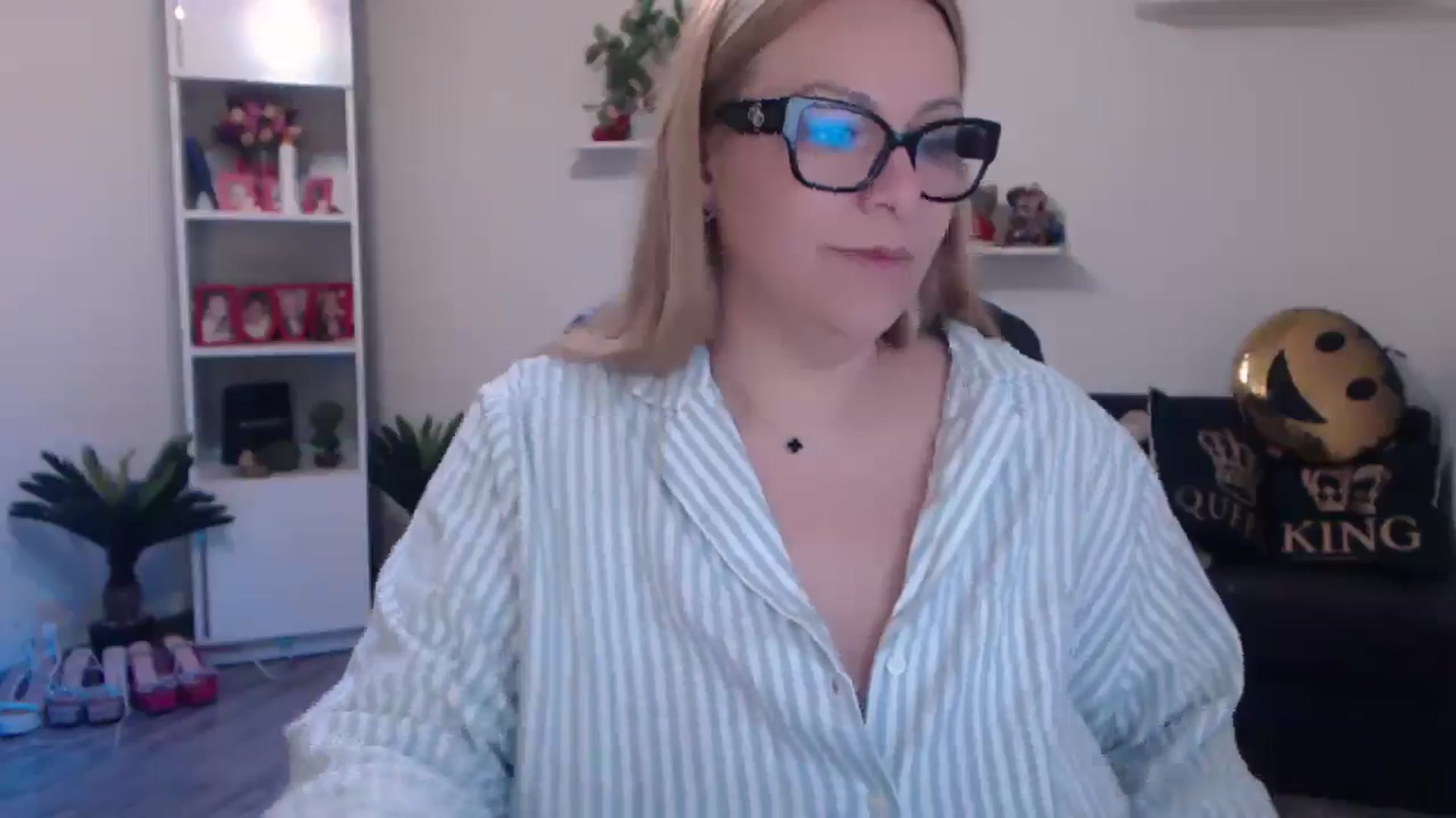 Gallery image thumbnail from A_baby_Boo's myfreecams stream on, 03/08/2025, 09:22 image 6 of 20